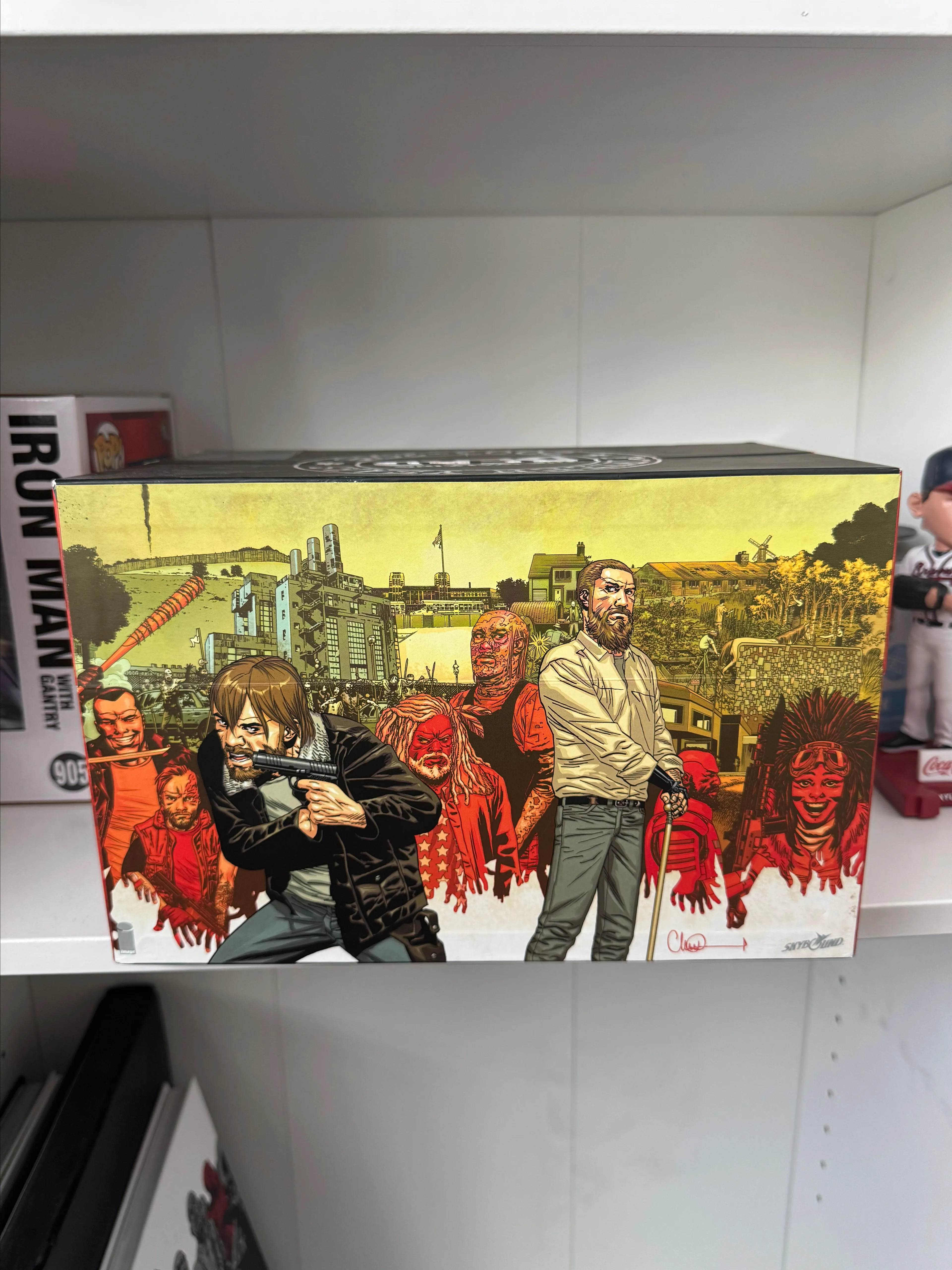 Product image for The walking dead Compendium 15th anniversary edition
