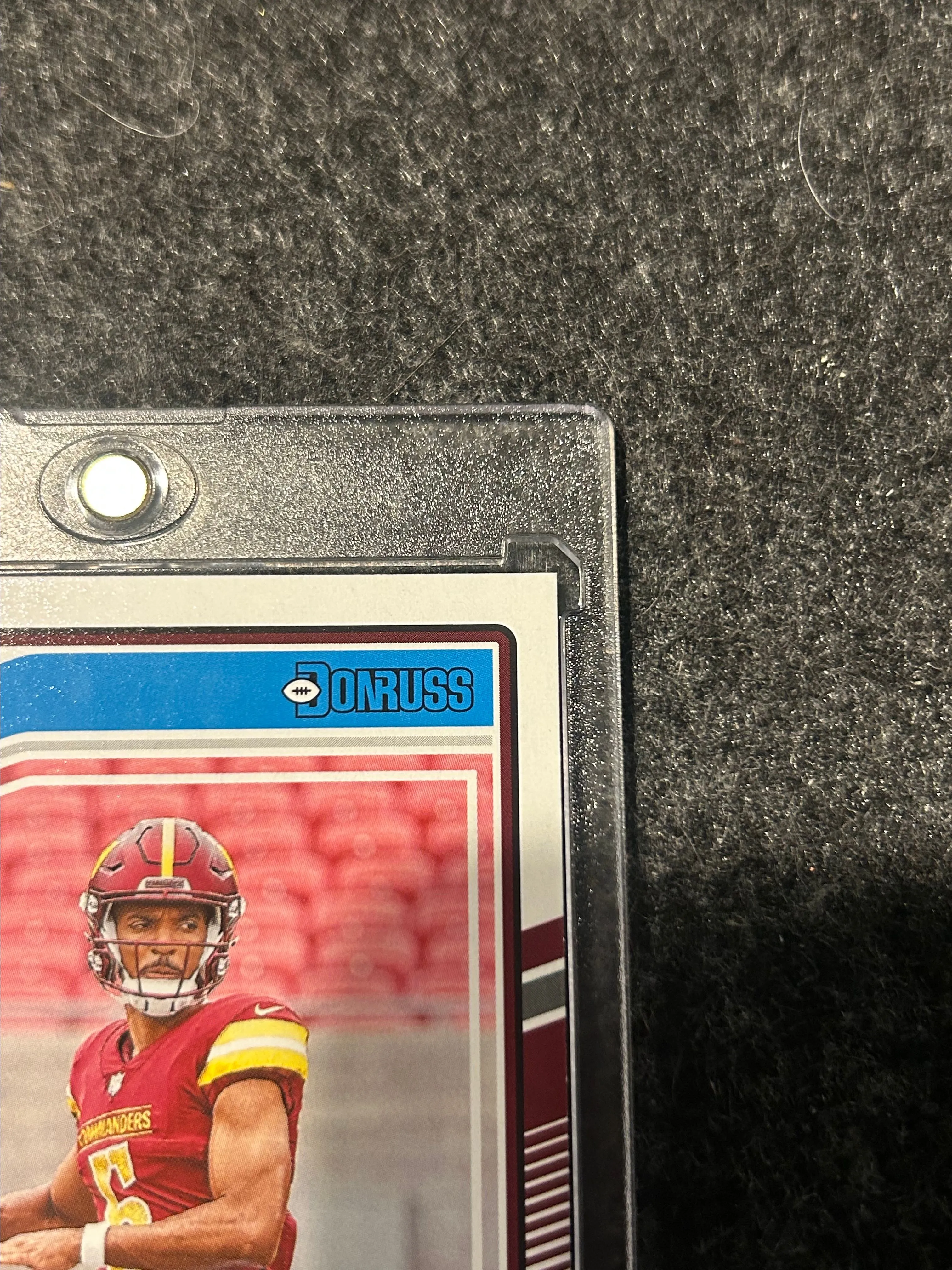 Listing Image Blurred Background