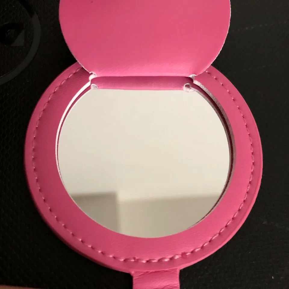 Listing Image Blurred Background