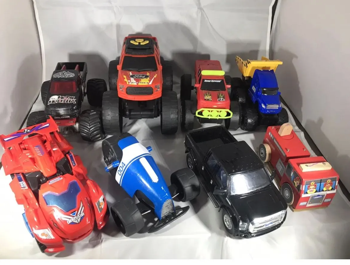Product image for Mix lot of 8 Large Toy Vehicles