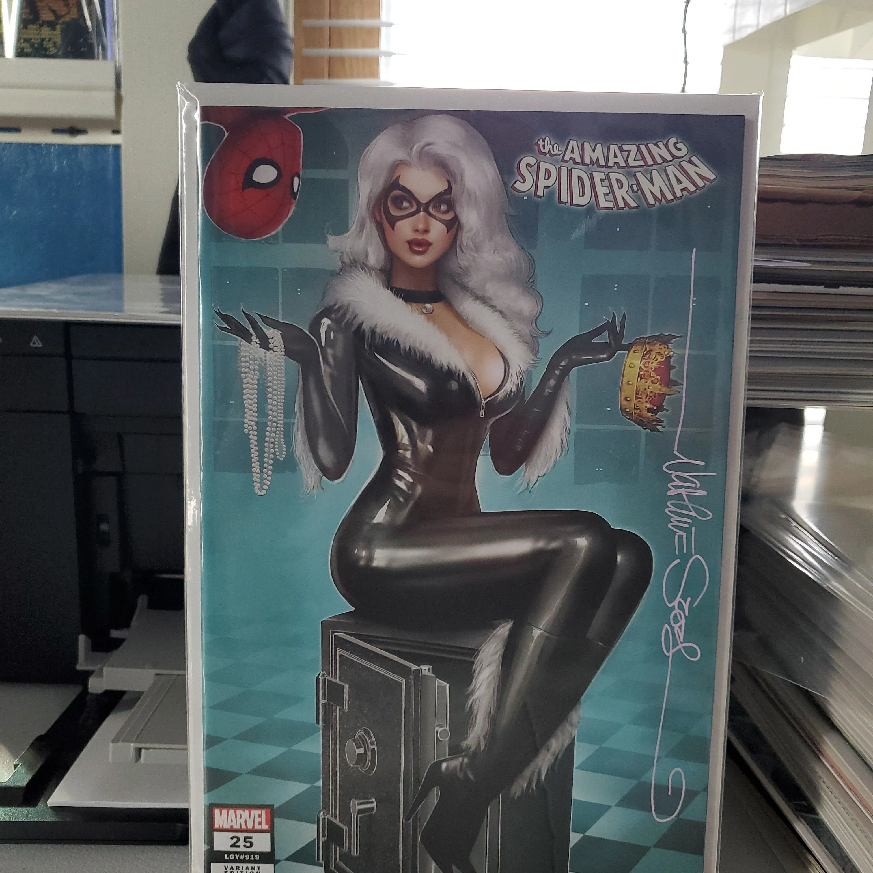 Product image for the Amazing Spider-Man #25. Signed Nathan Szerdy.
