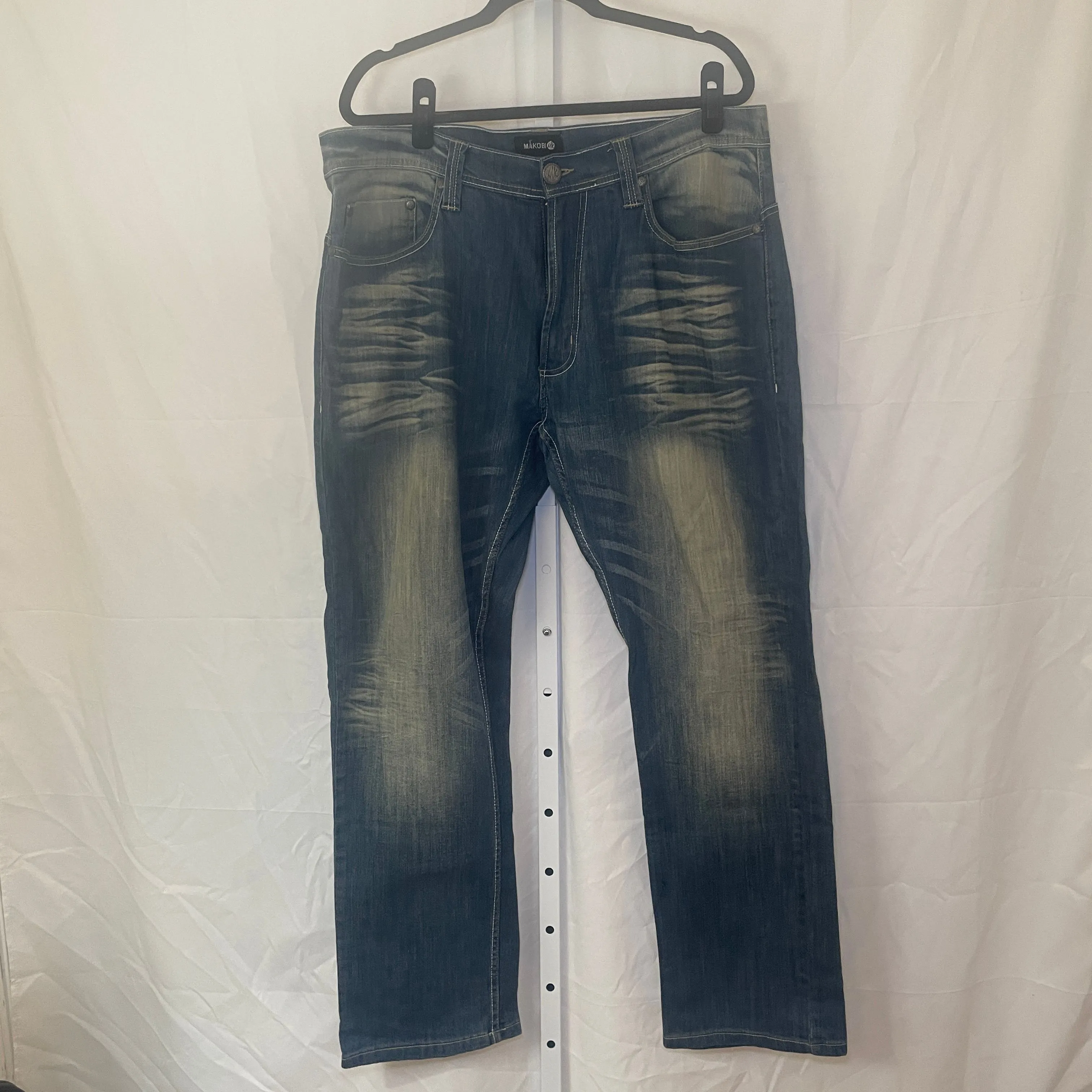 Product image for 1. **NEW ARRIVAL: MENS: Makobi - Size 40x32