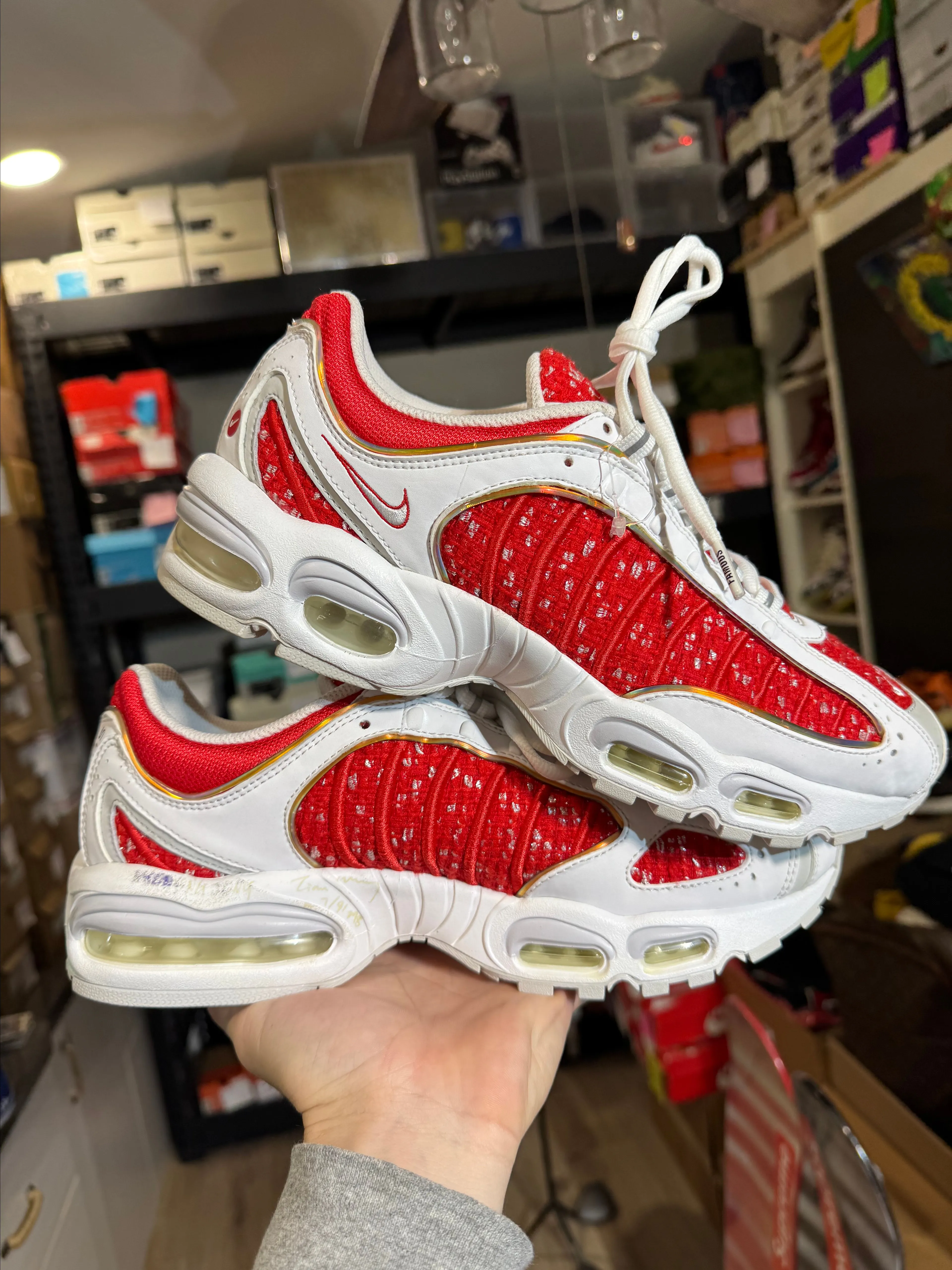 supreme air tailwind