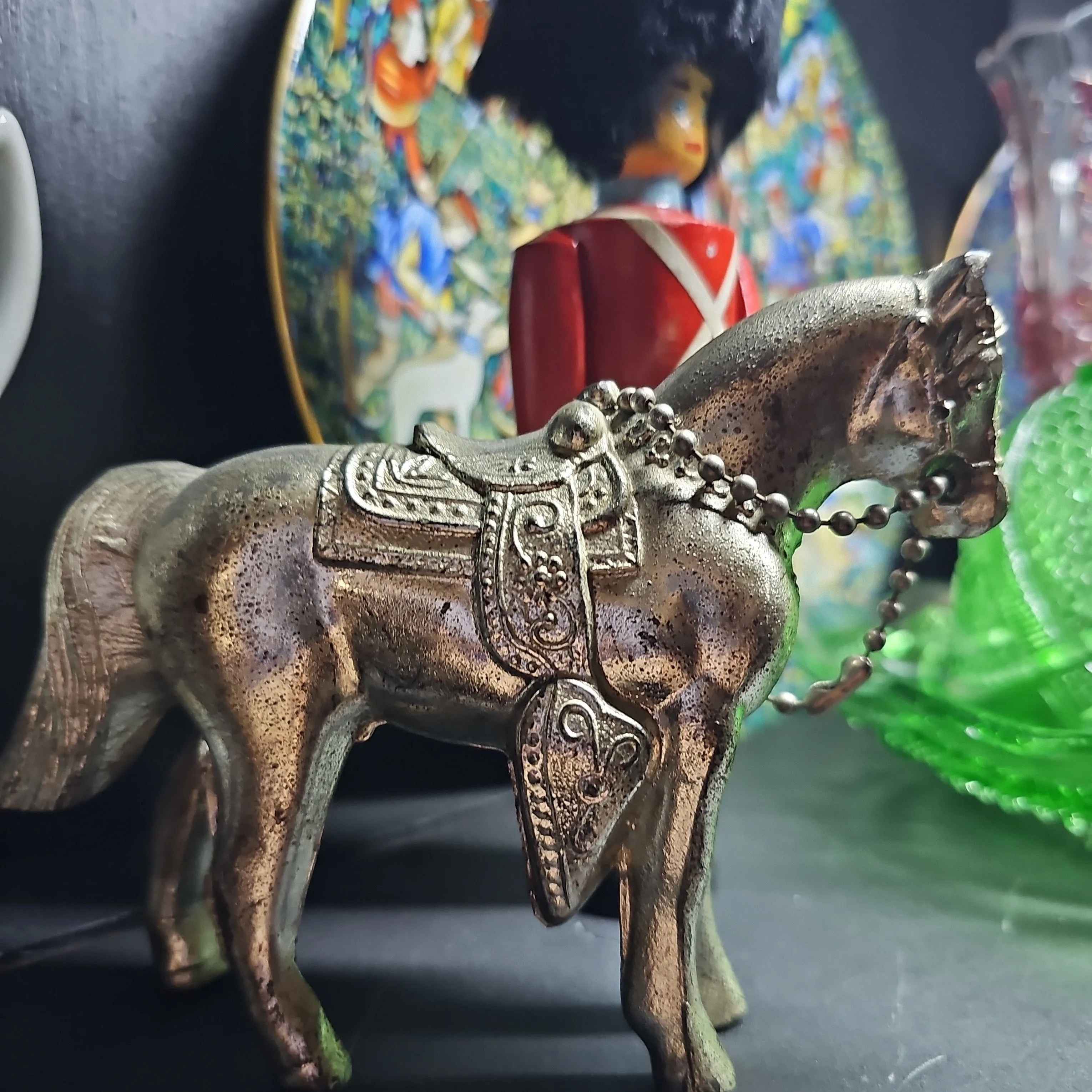 Product image for #27 metal cast horse with chain reins