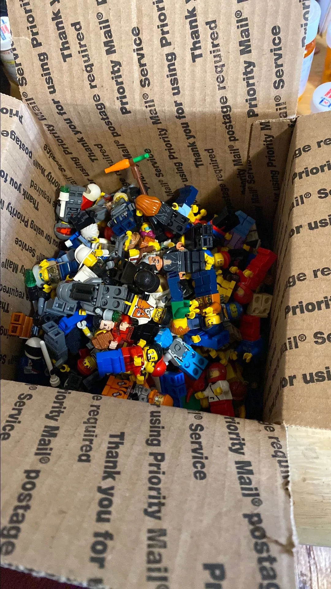 Product image for 170 figures plus parts