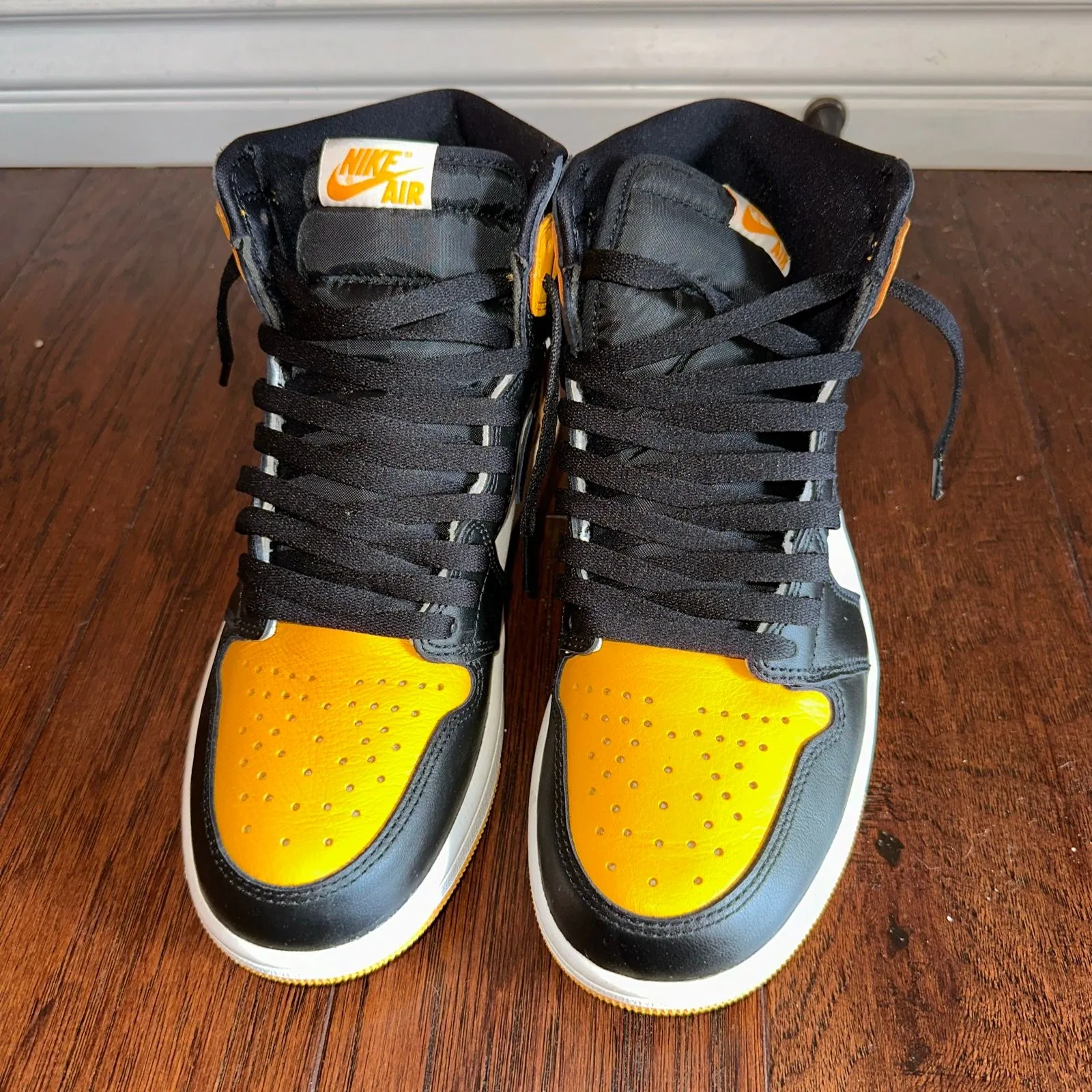 Product image for Air Jordan 1 Taxi Size 9 (Like New)