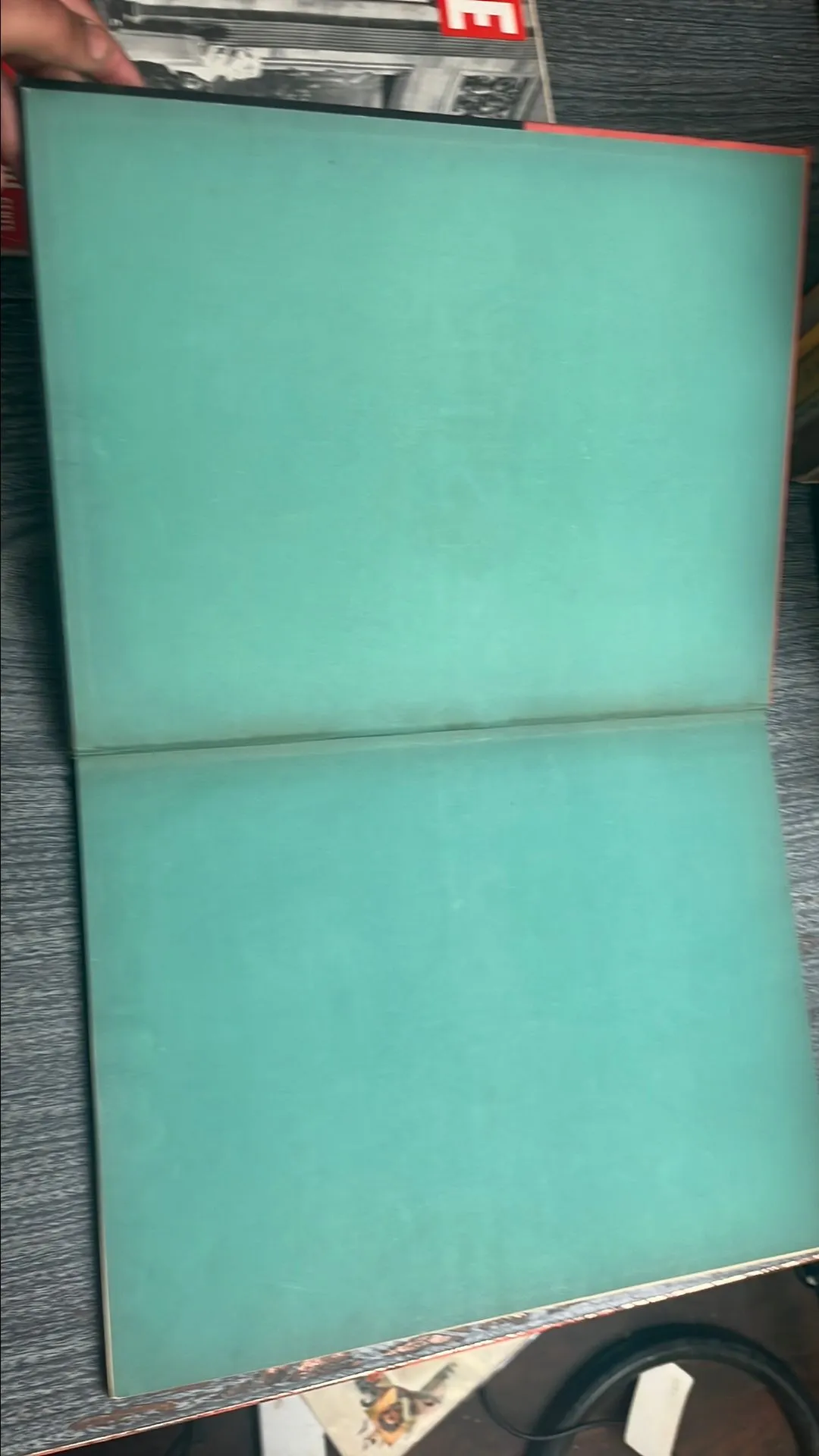 Listing Image Blurred Background