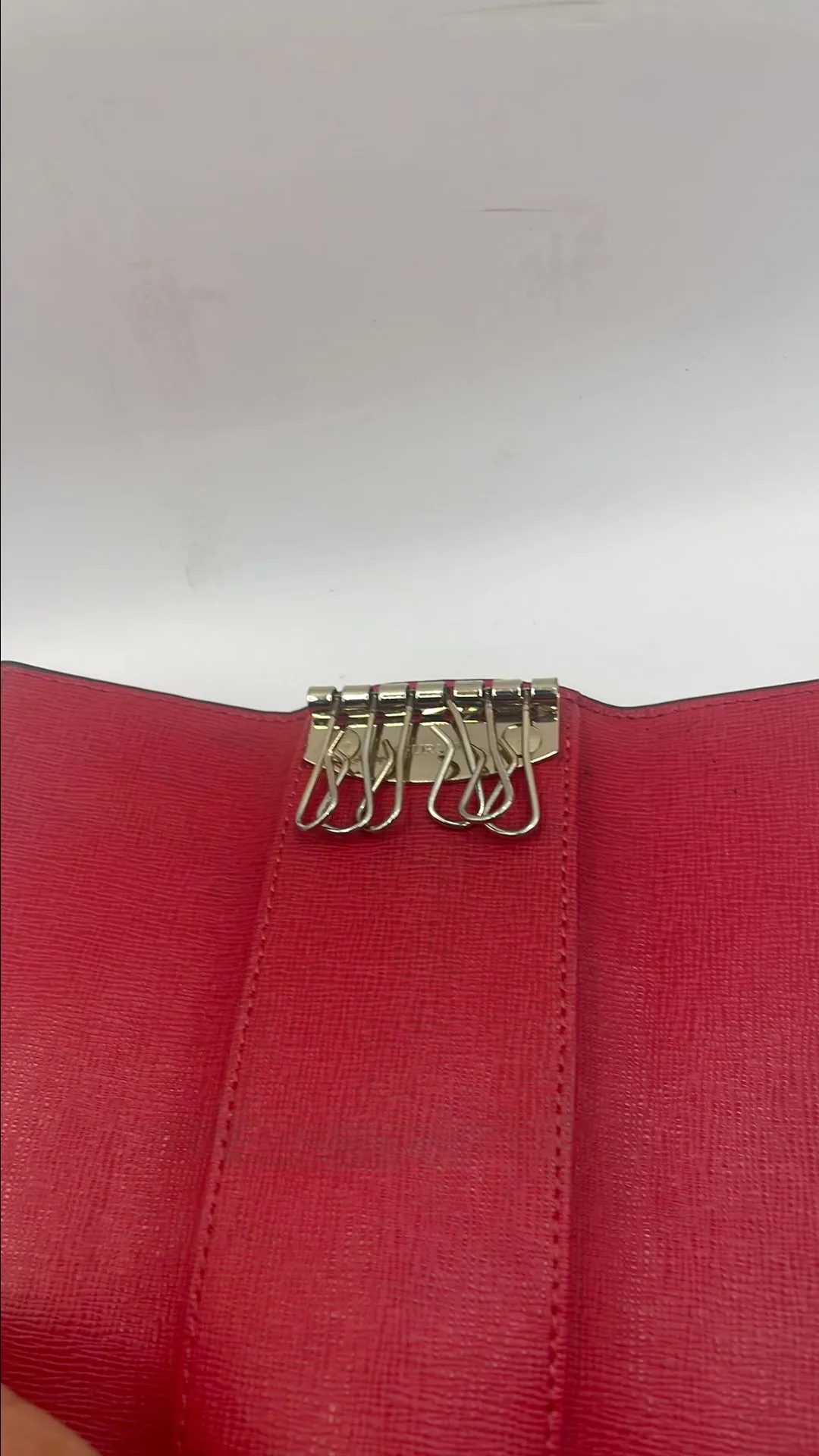 Listing Image Blurred Background