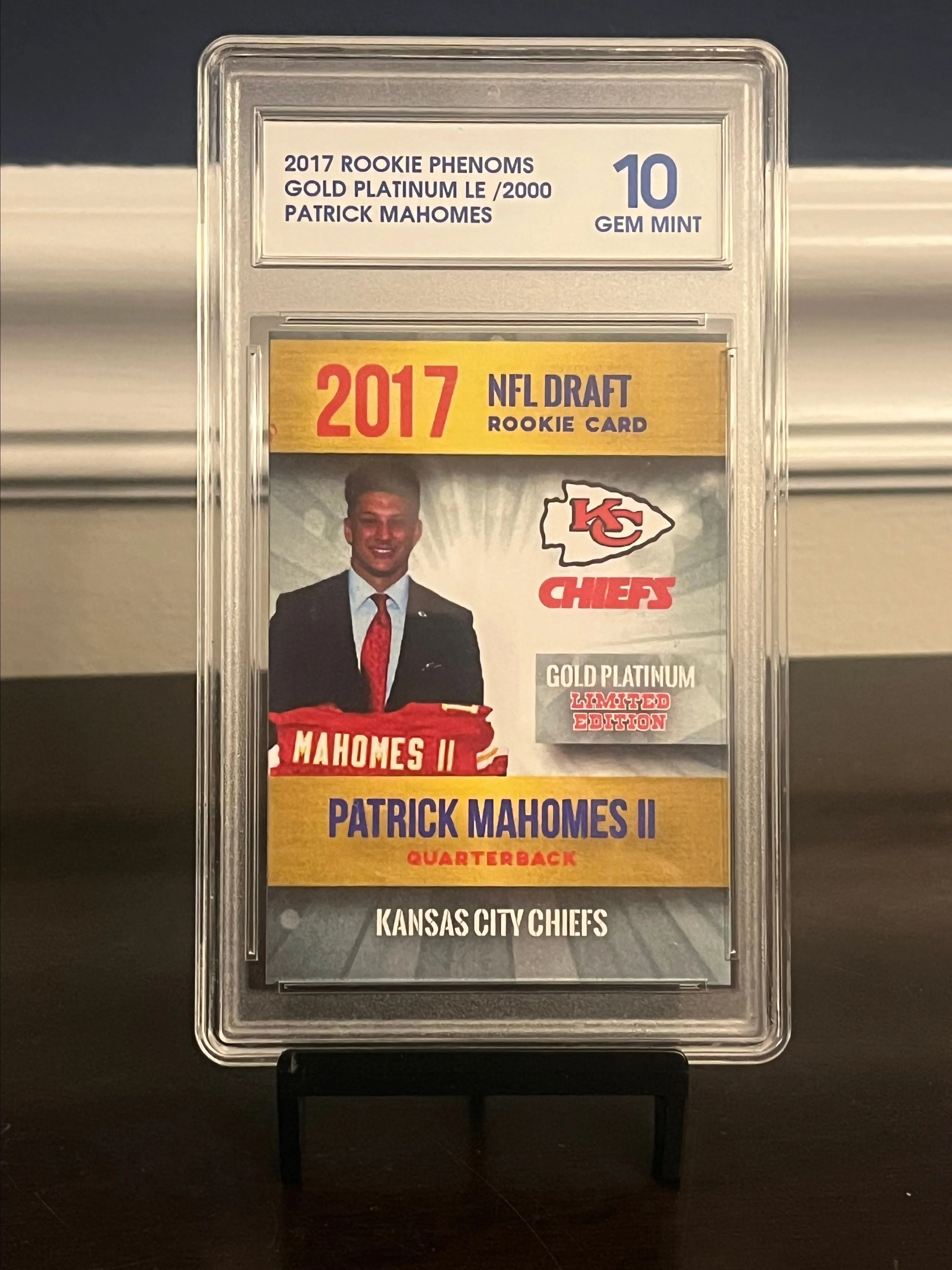 Product image for Patrick Mahomes Rookie Phenoms Gem 10 /2000