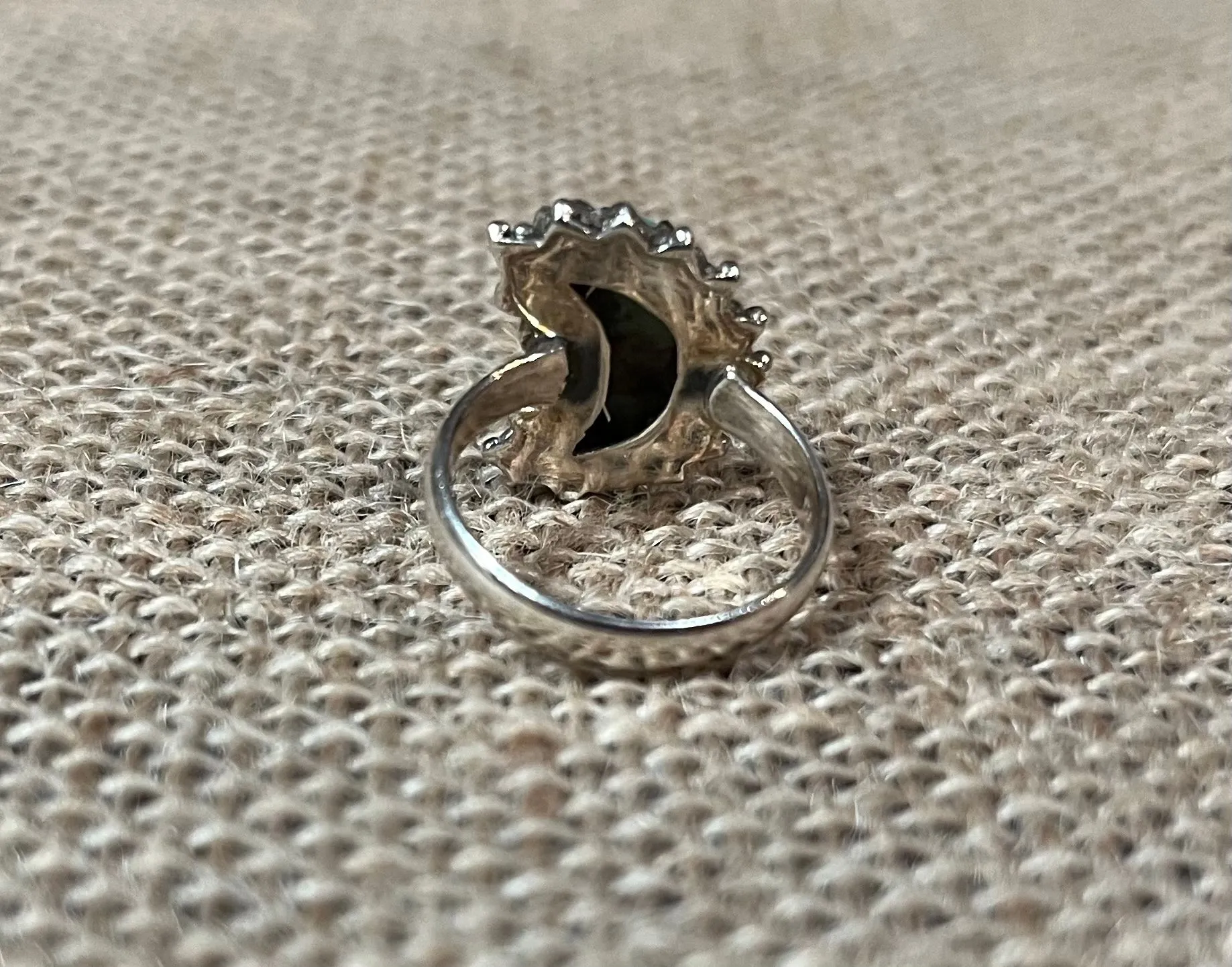 Listing Image Blurred Background