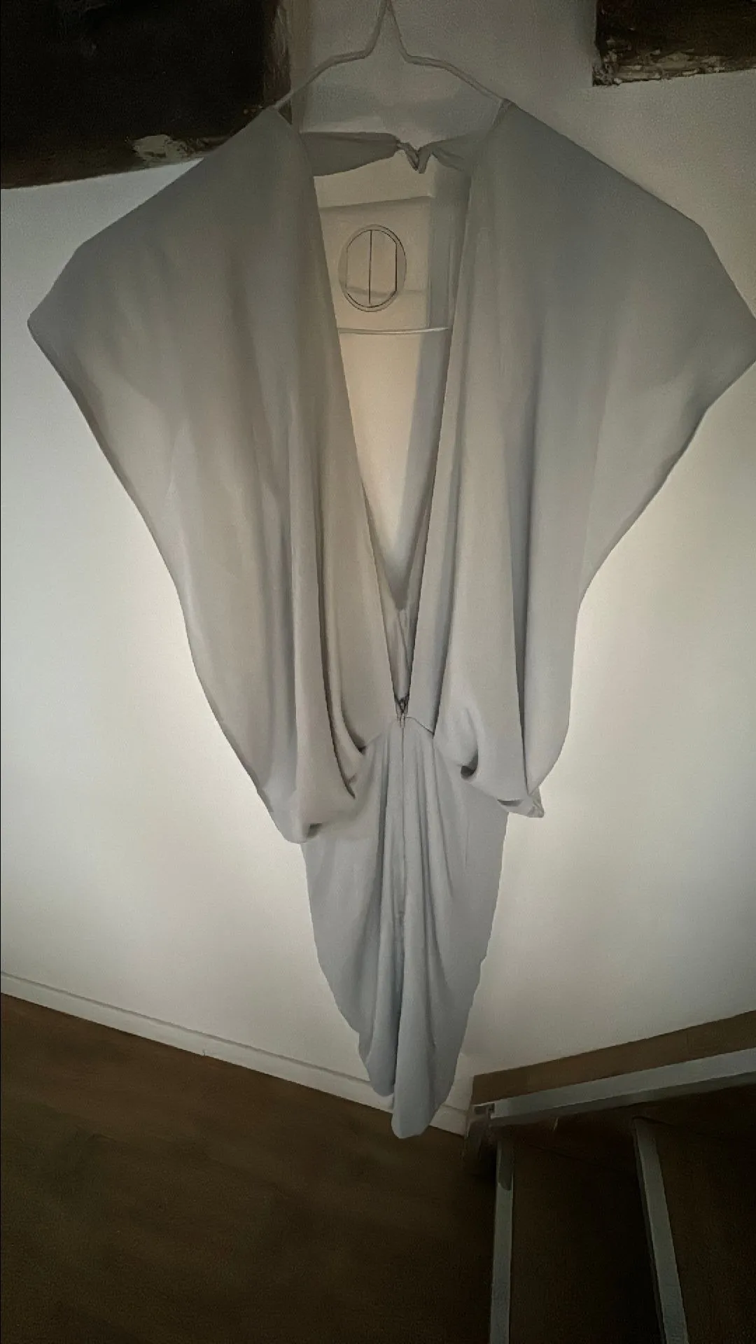 Listing Image Blurred Background