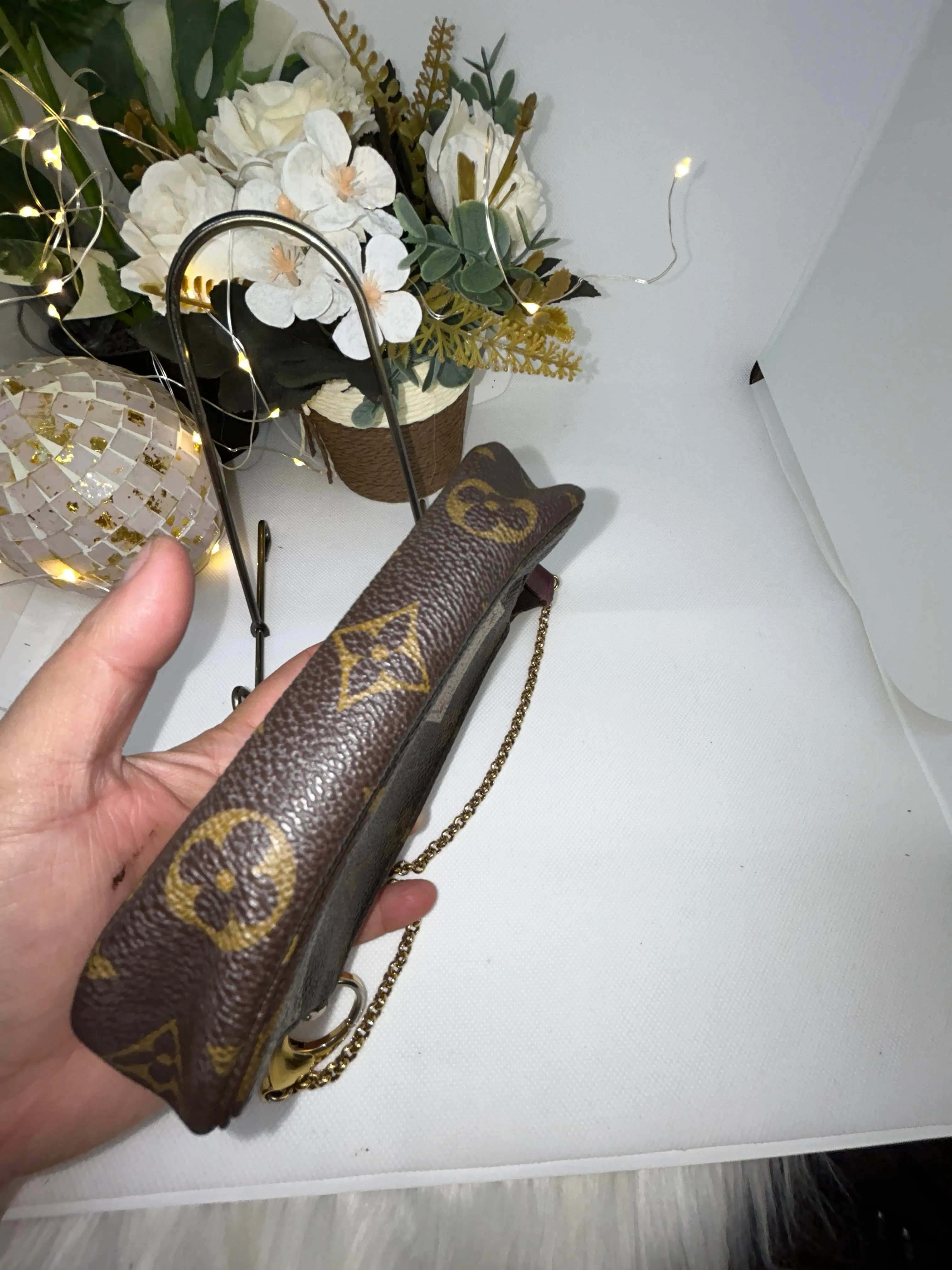 Listing Image Blurred Background