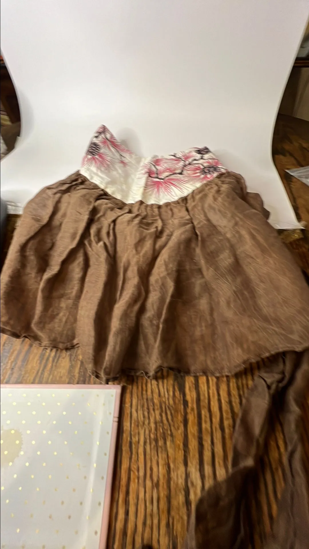 Listing Image Blurred Background