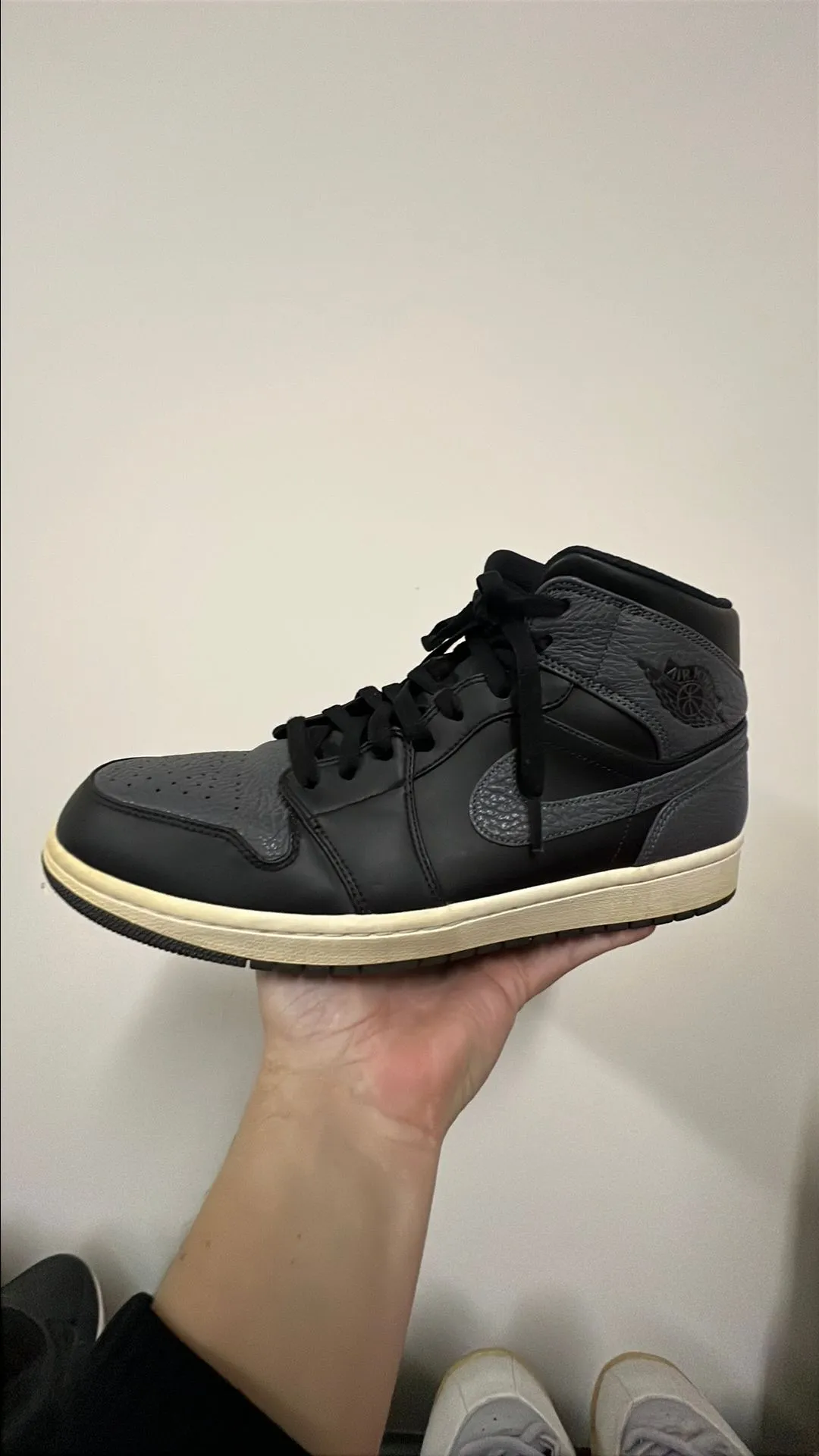 Product image for JORDAN 1 MID - BLACK DARK GREY - SIZE 11.5M