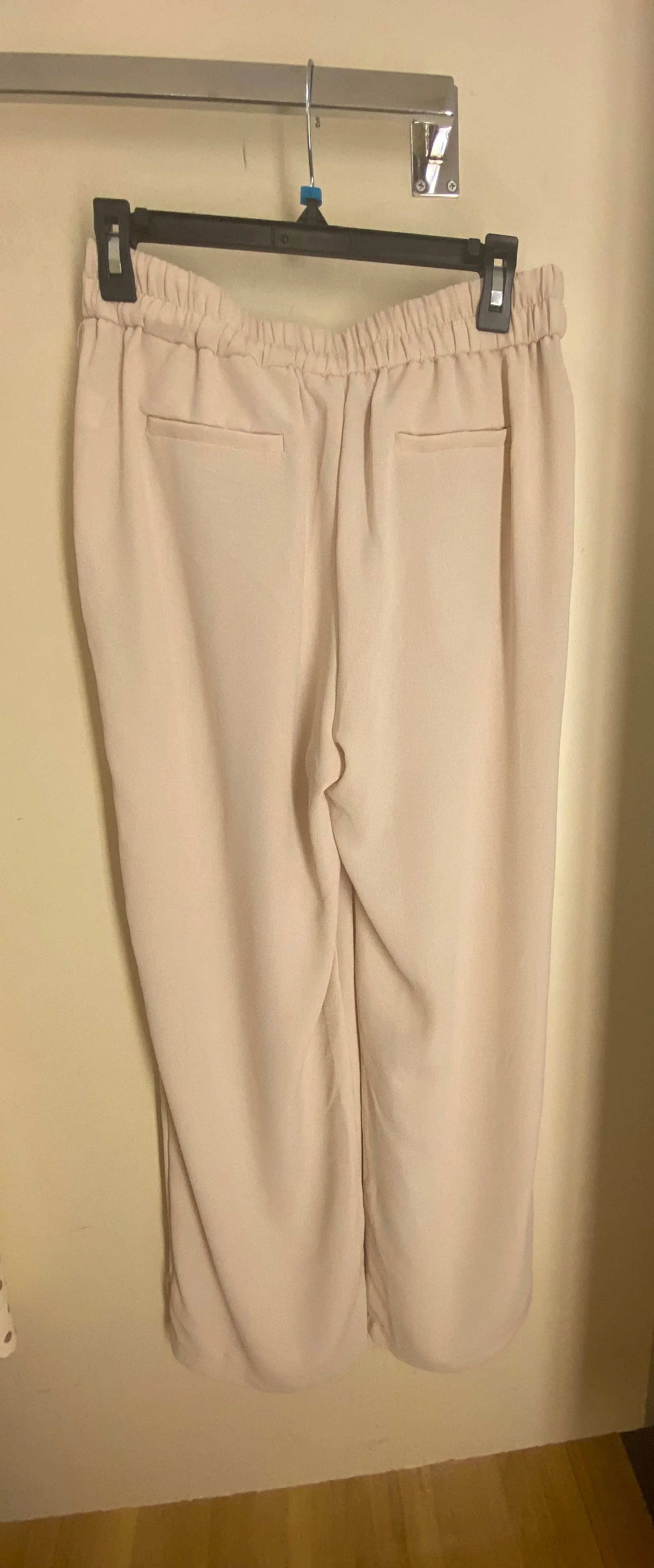 Listing Image Blurred Background
