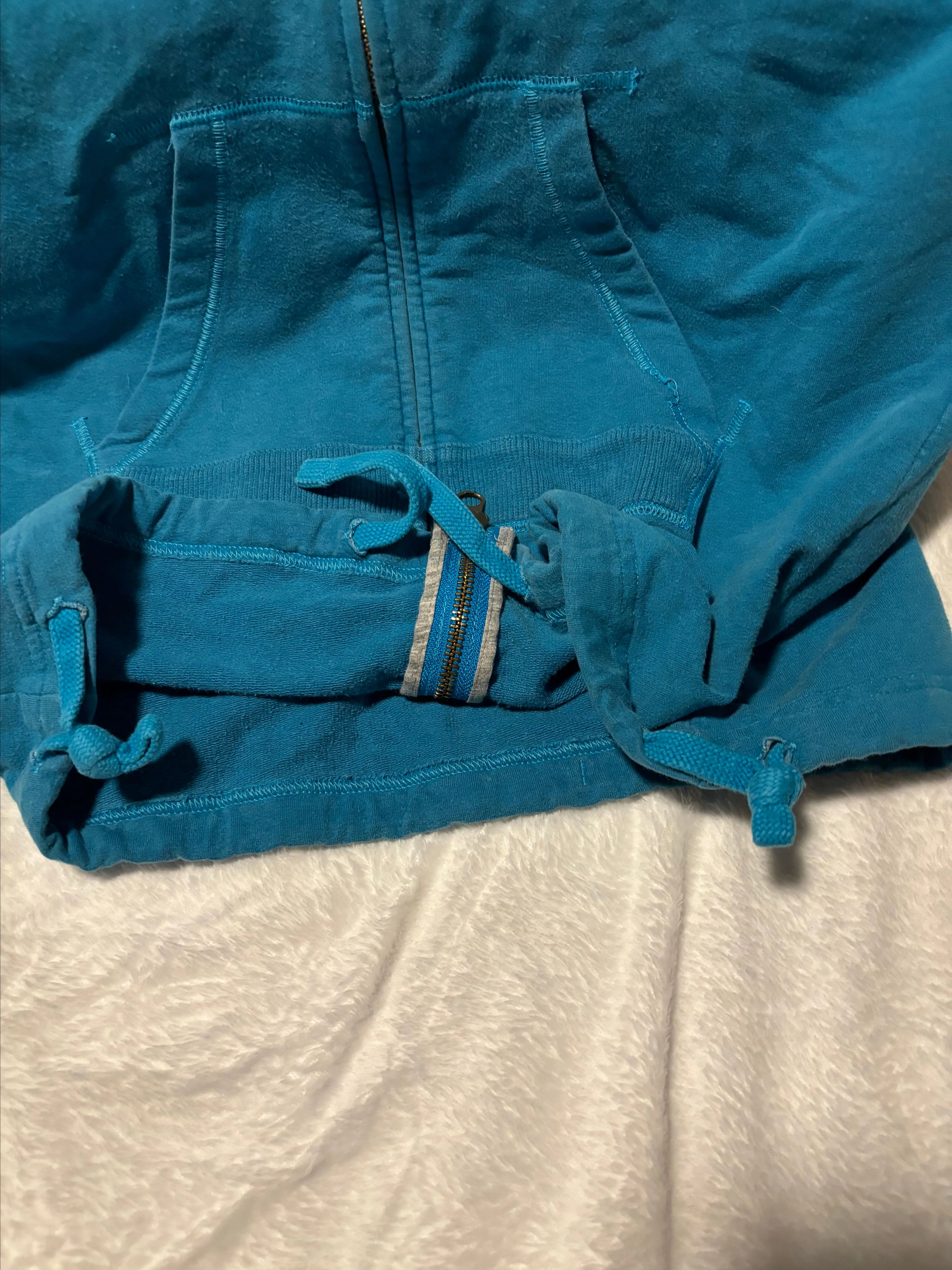 Listing Image Blurred Background