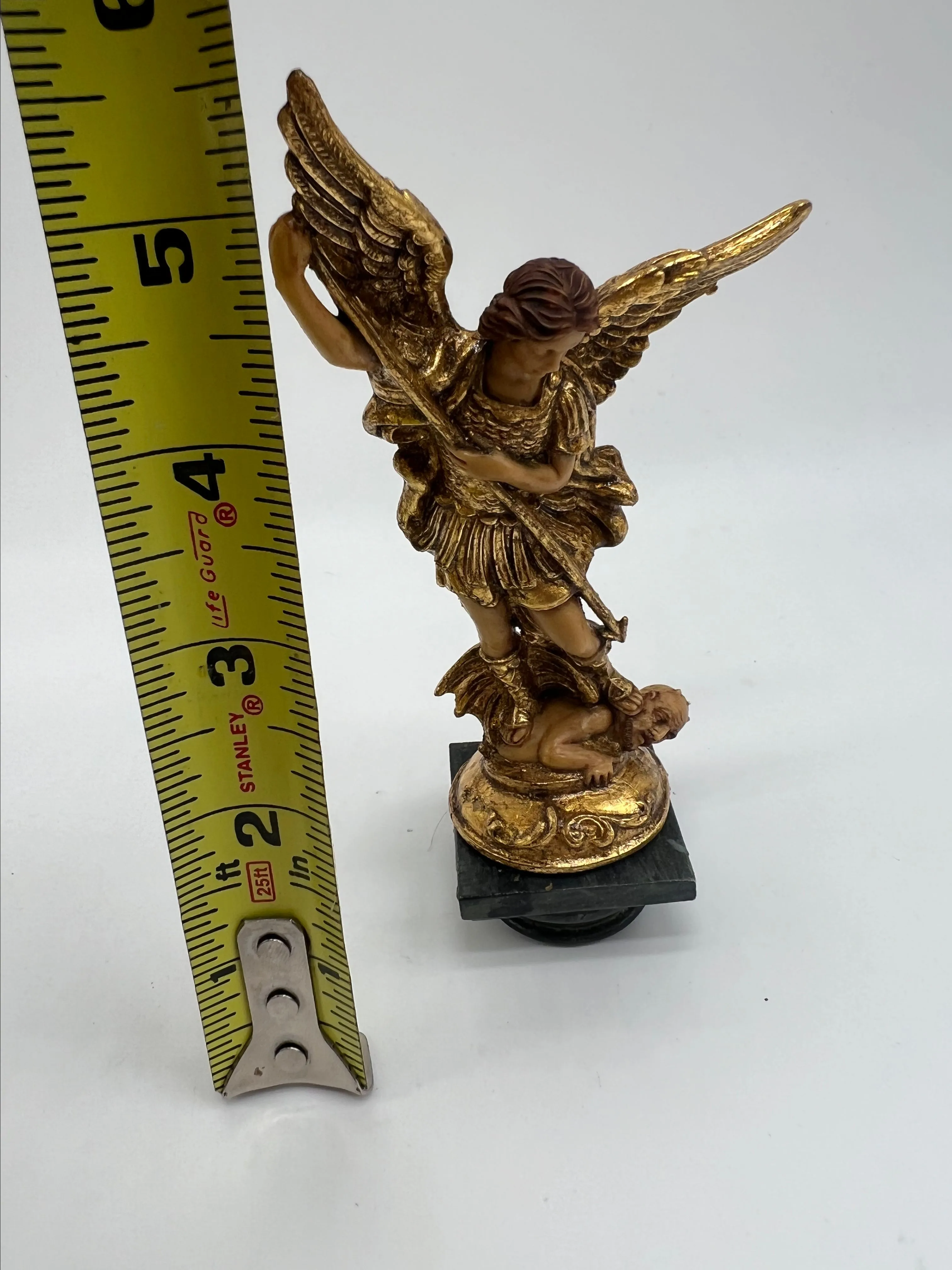 Listing Image Blurred Background