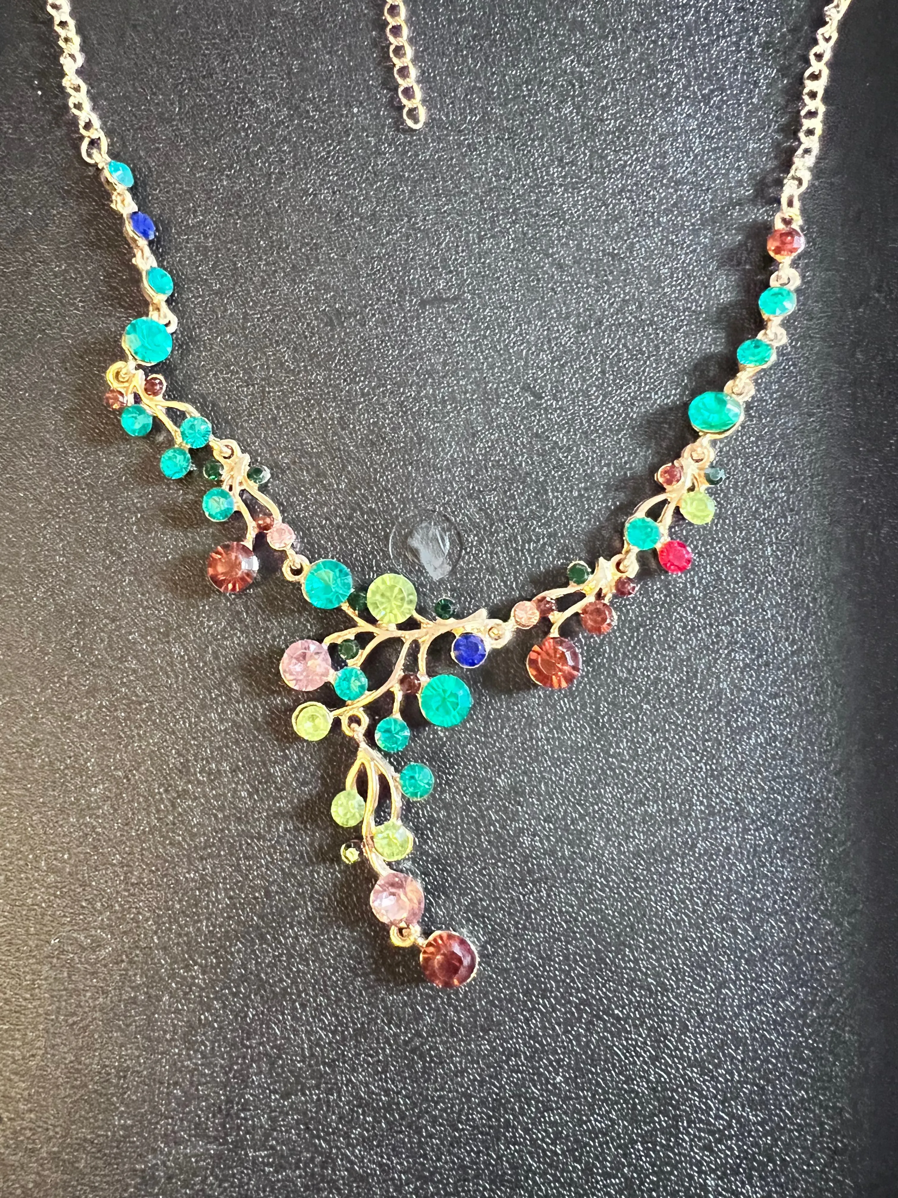Product image for 37. Spring necklaces