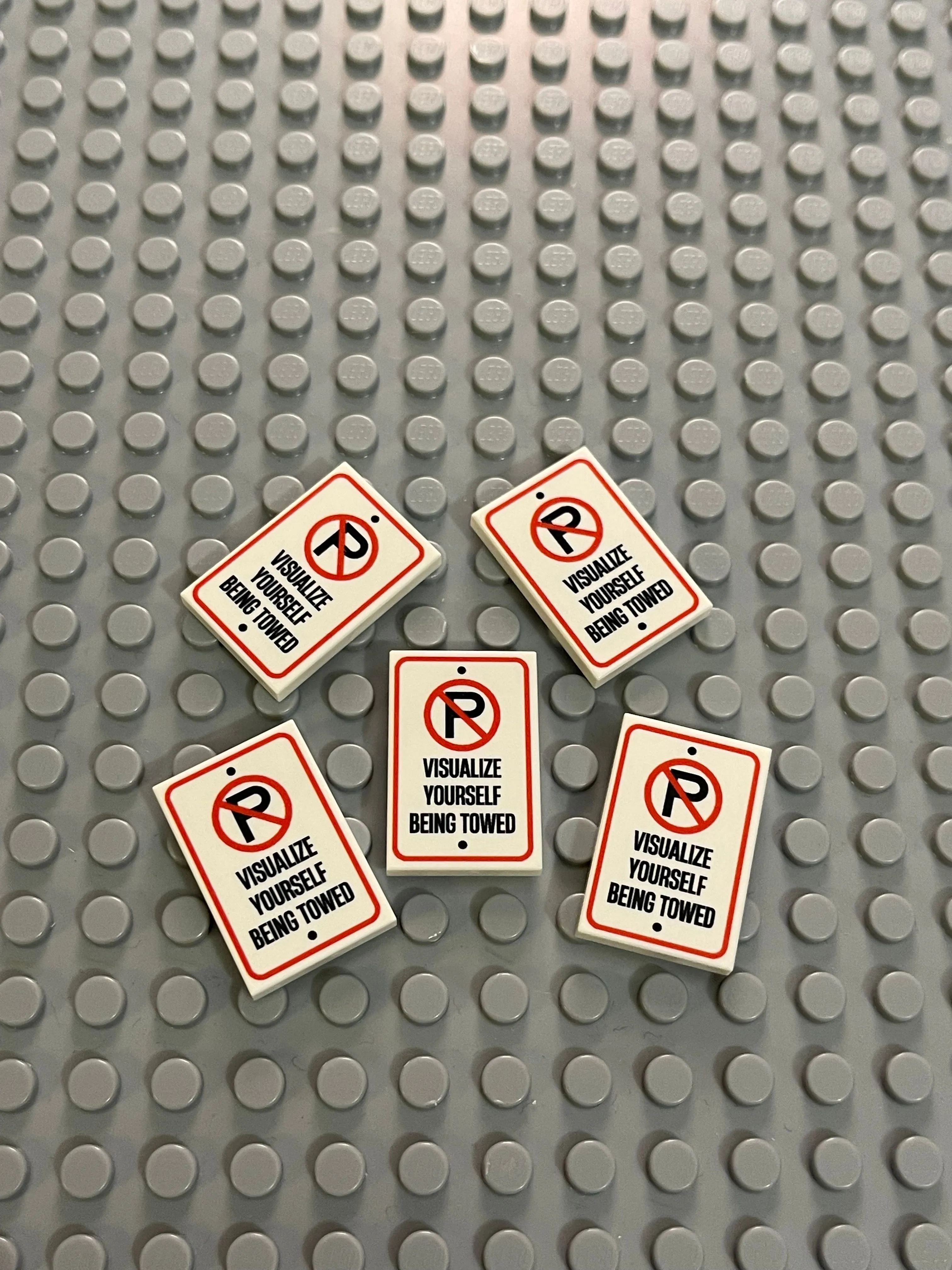 Product image for LEGO Visualize yourself being towed 2X3 Tile