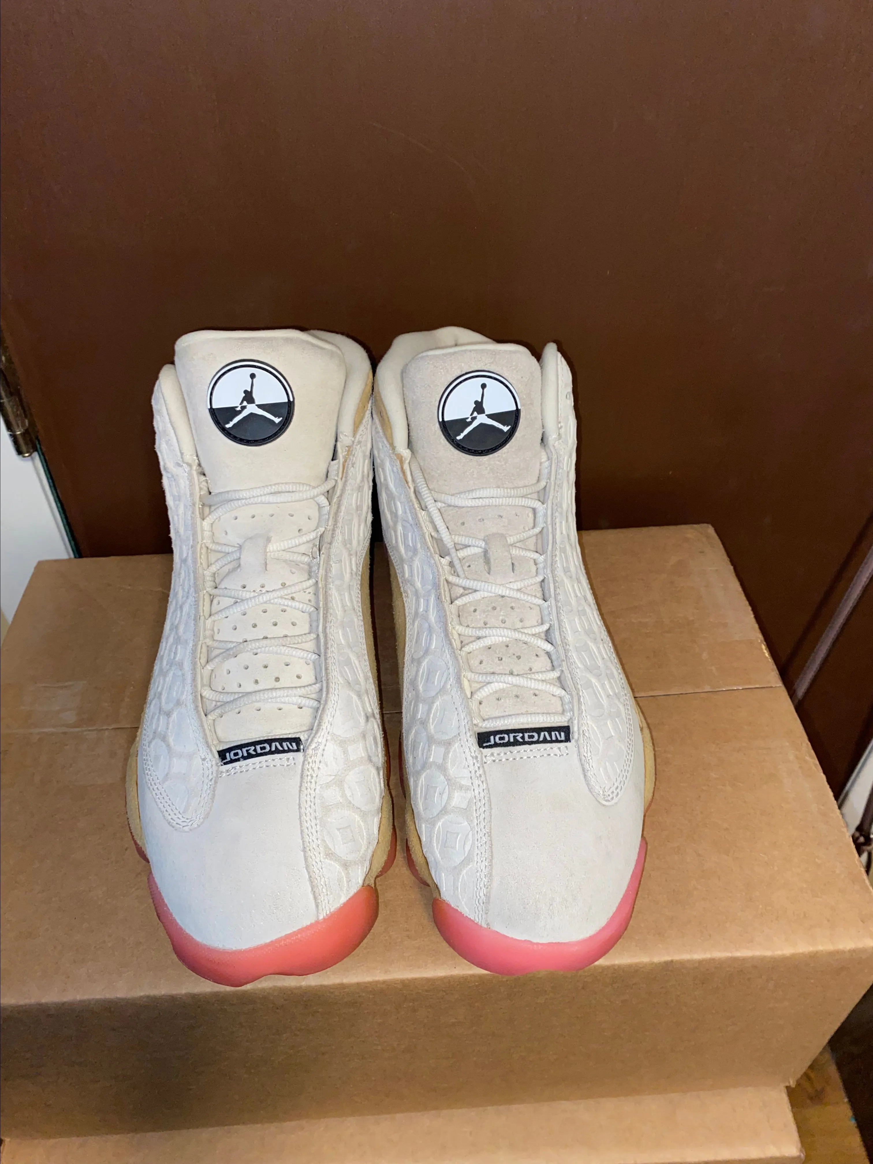 Listing Image Blurred Background