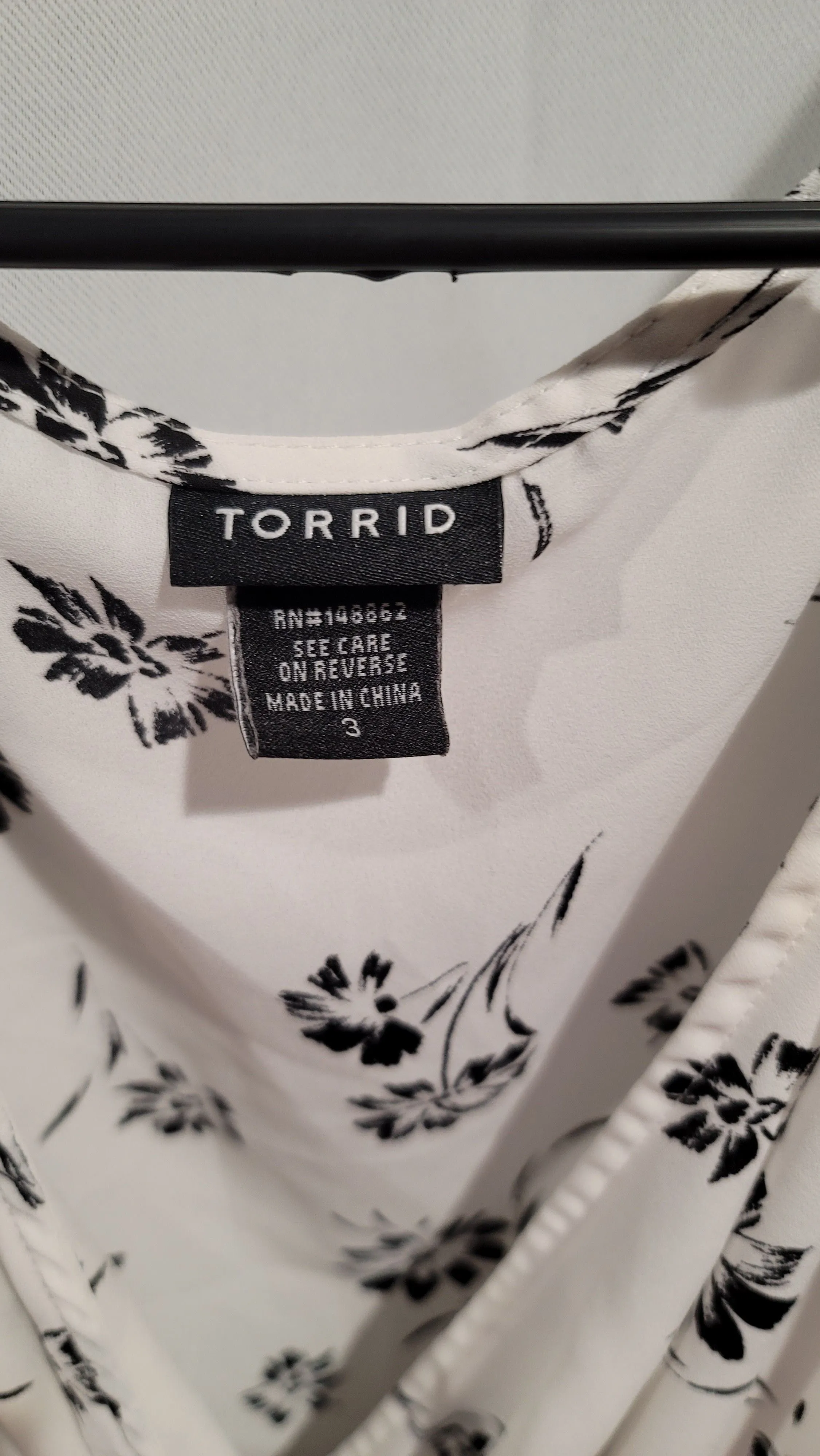 Listing Image Blurred Background