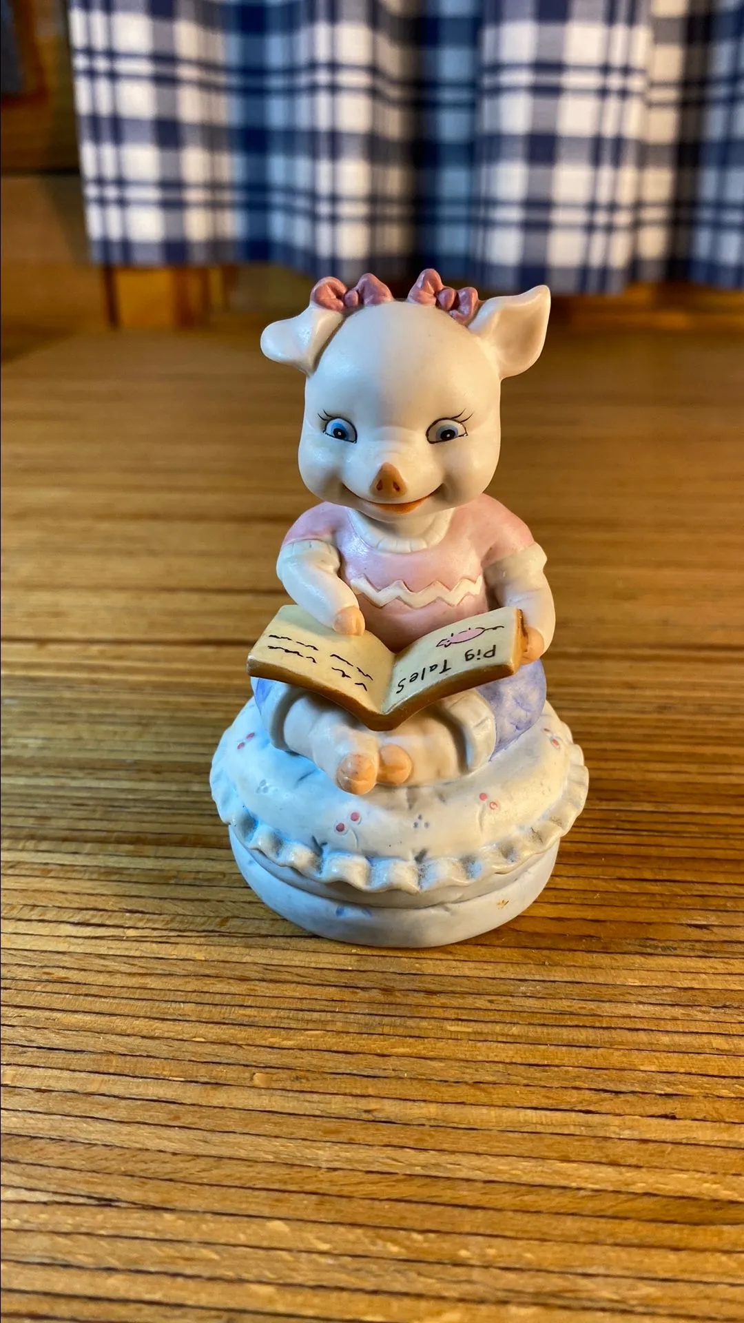 Product image for 50. 1994 Porcelain Pig Tails Figurine