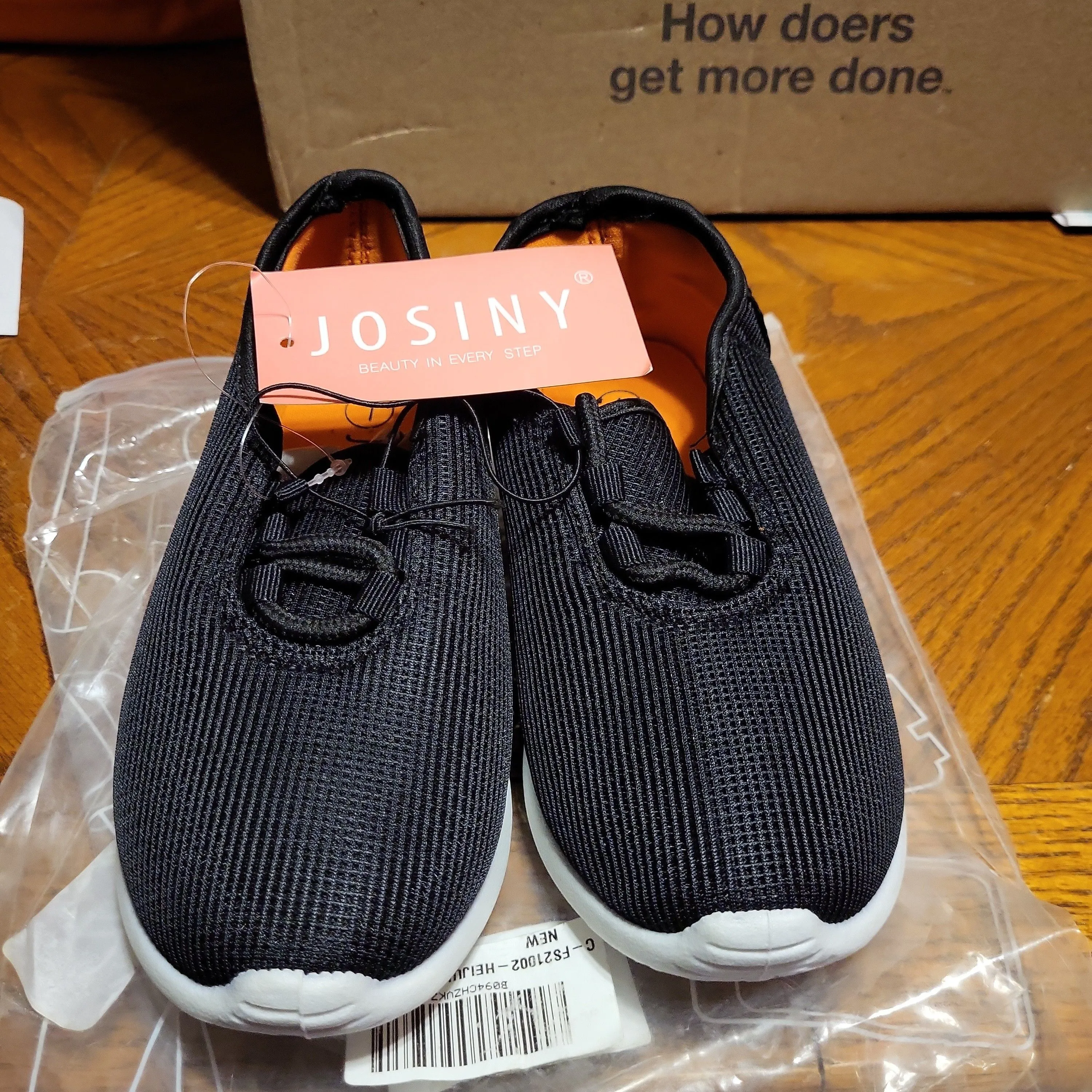 Product image for Josiny boys  sneakers, size 1, NEW.   (595)