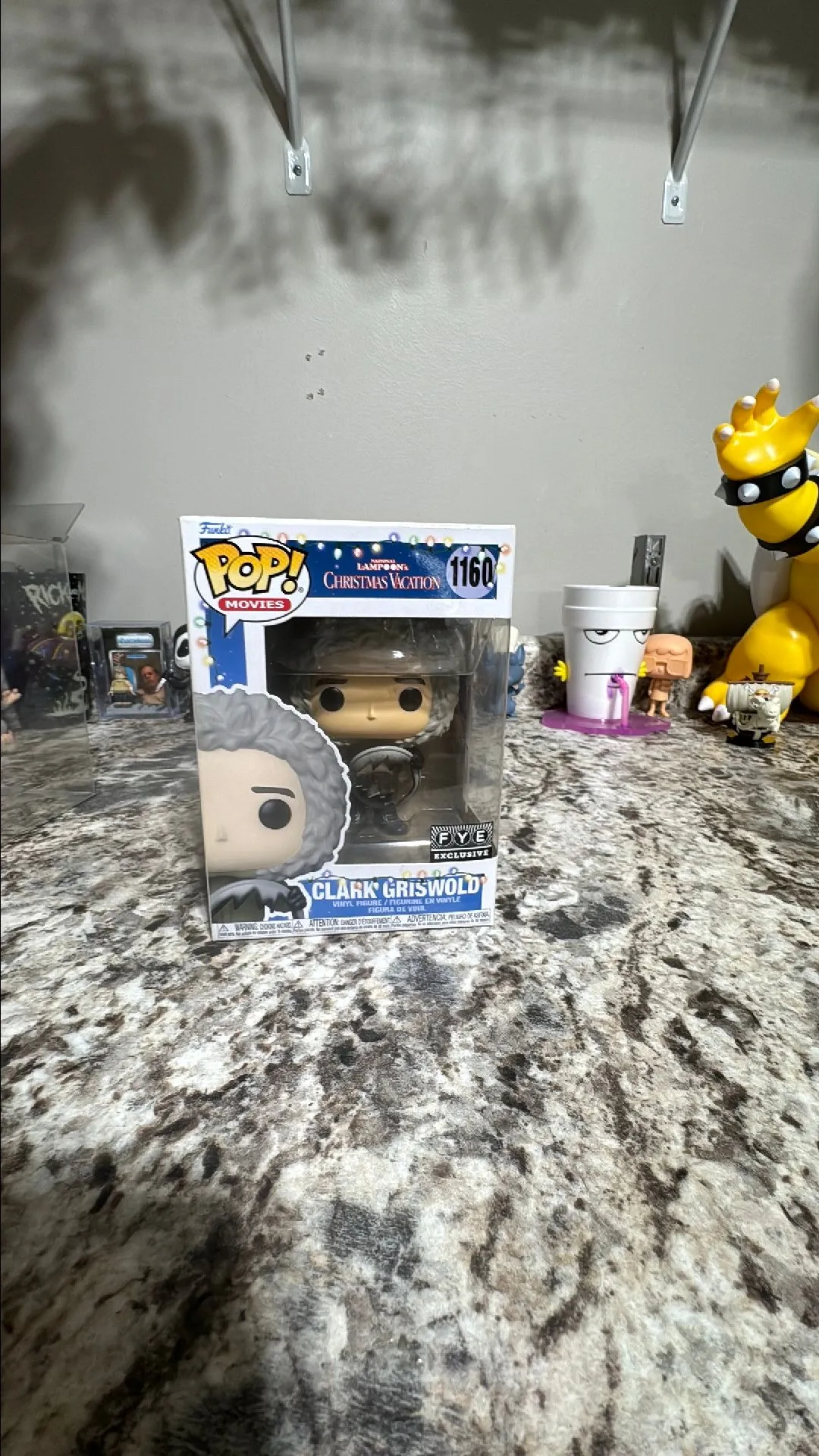 Product image for Funko Pop! Movies: Christmas Vacation - Clark with Sled