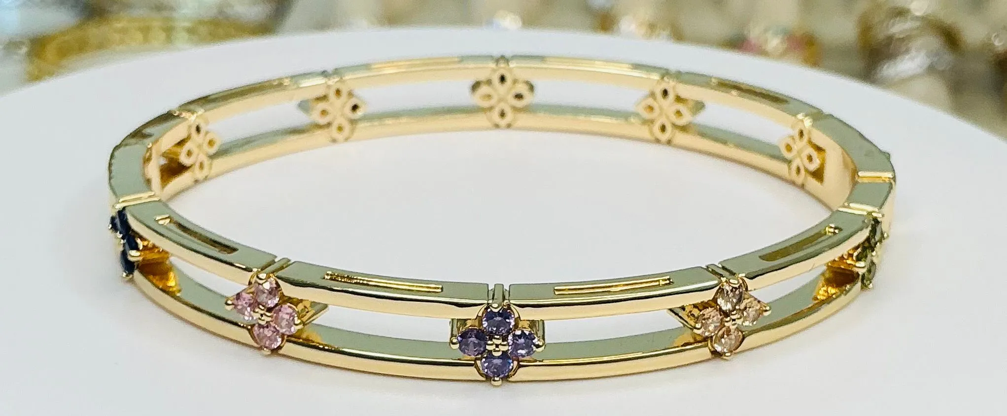 Product image for Multicolor clover bangle