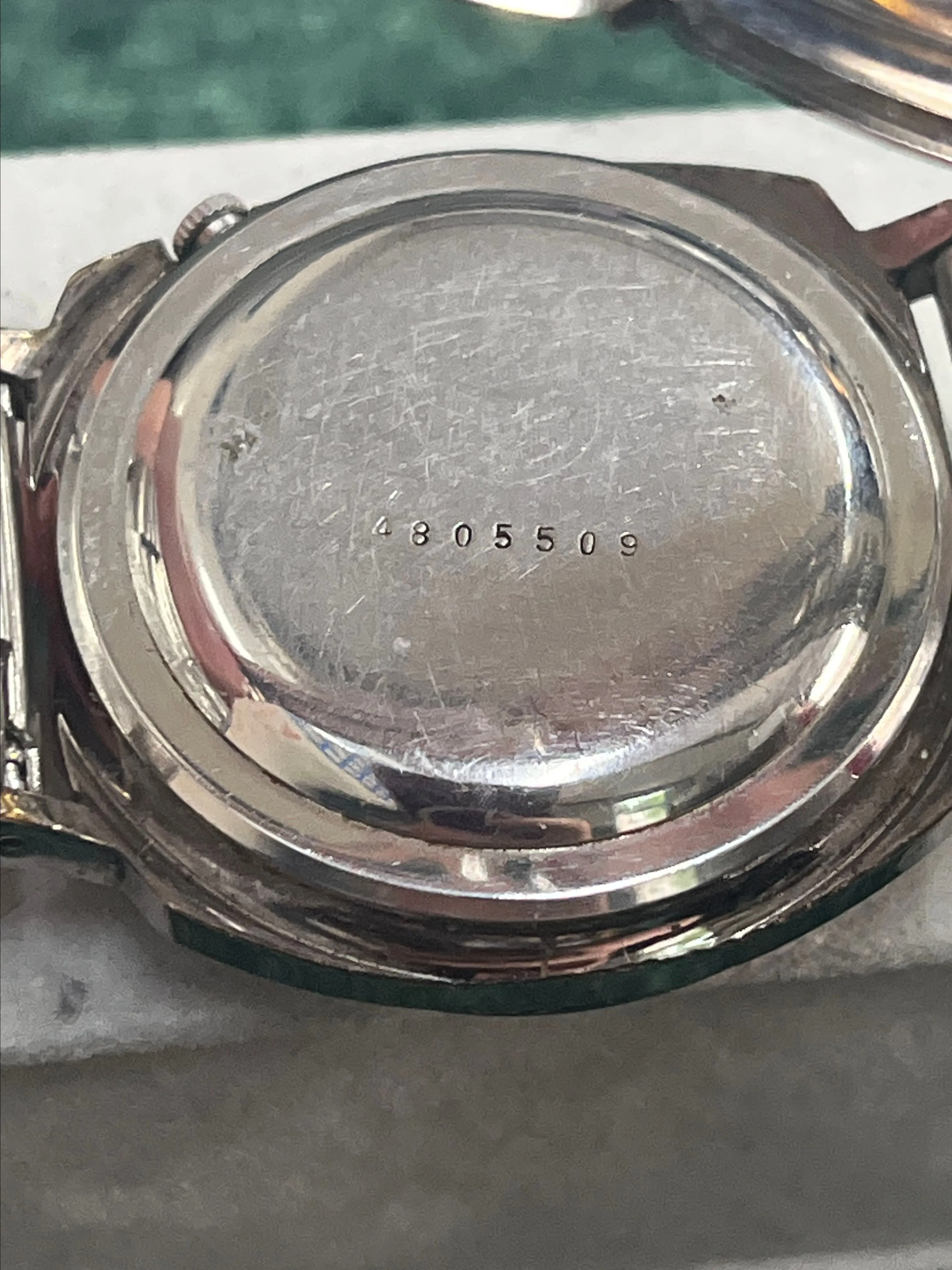 Listing Image Blurred Background
