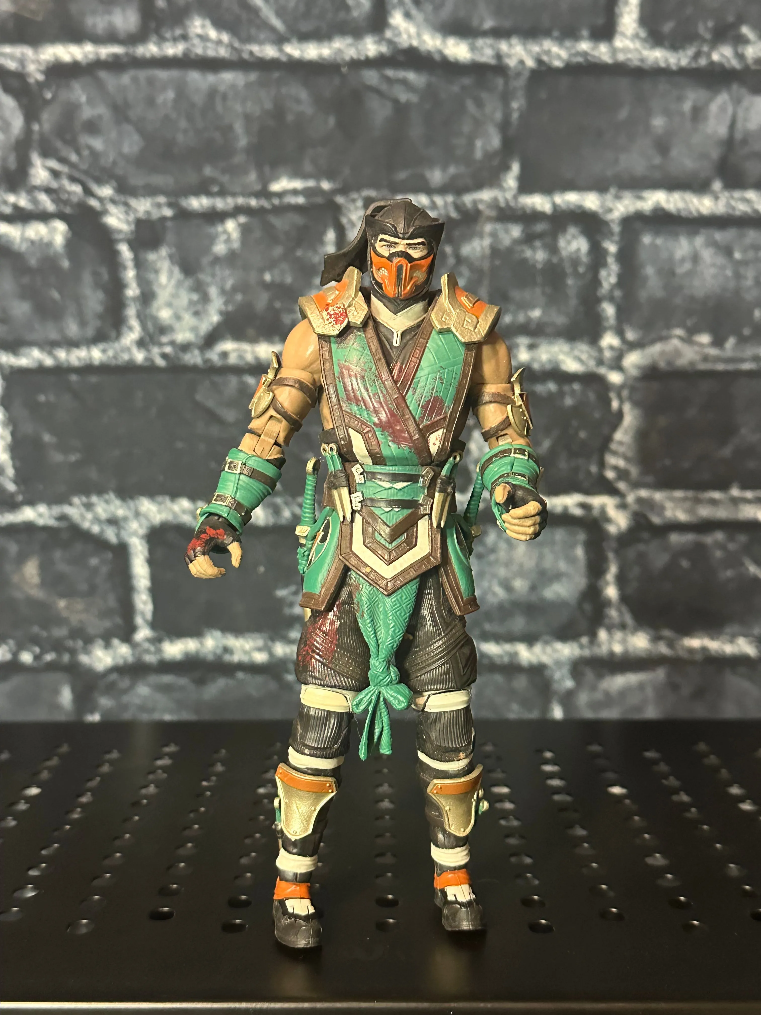 Product image for Toys - McFarlane Toys Mortal Kombat - Sub Zero Bloody Frozen Over Skin 7" Action Figure