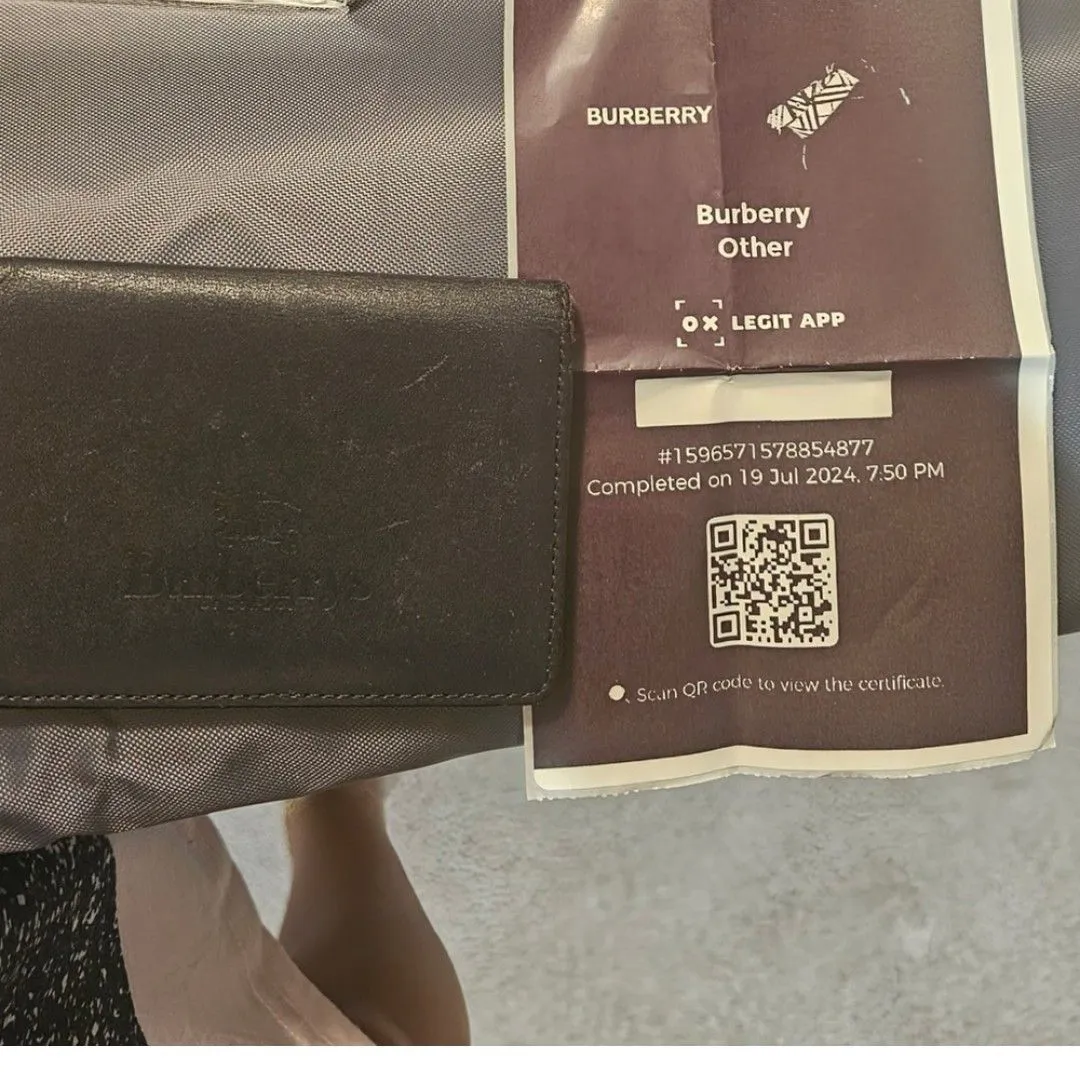 Product image for Burberrys card holder with coa