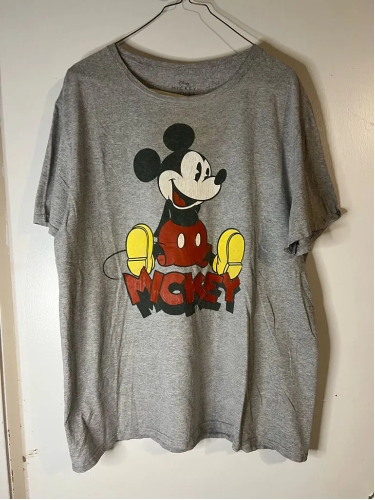 Product image for Men's Disney Mickey Mouse T-Shirt Size L Gray