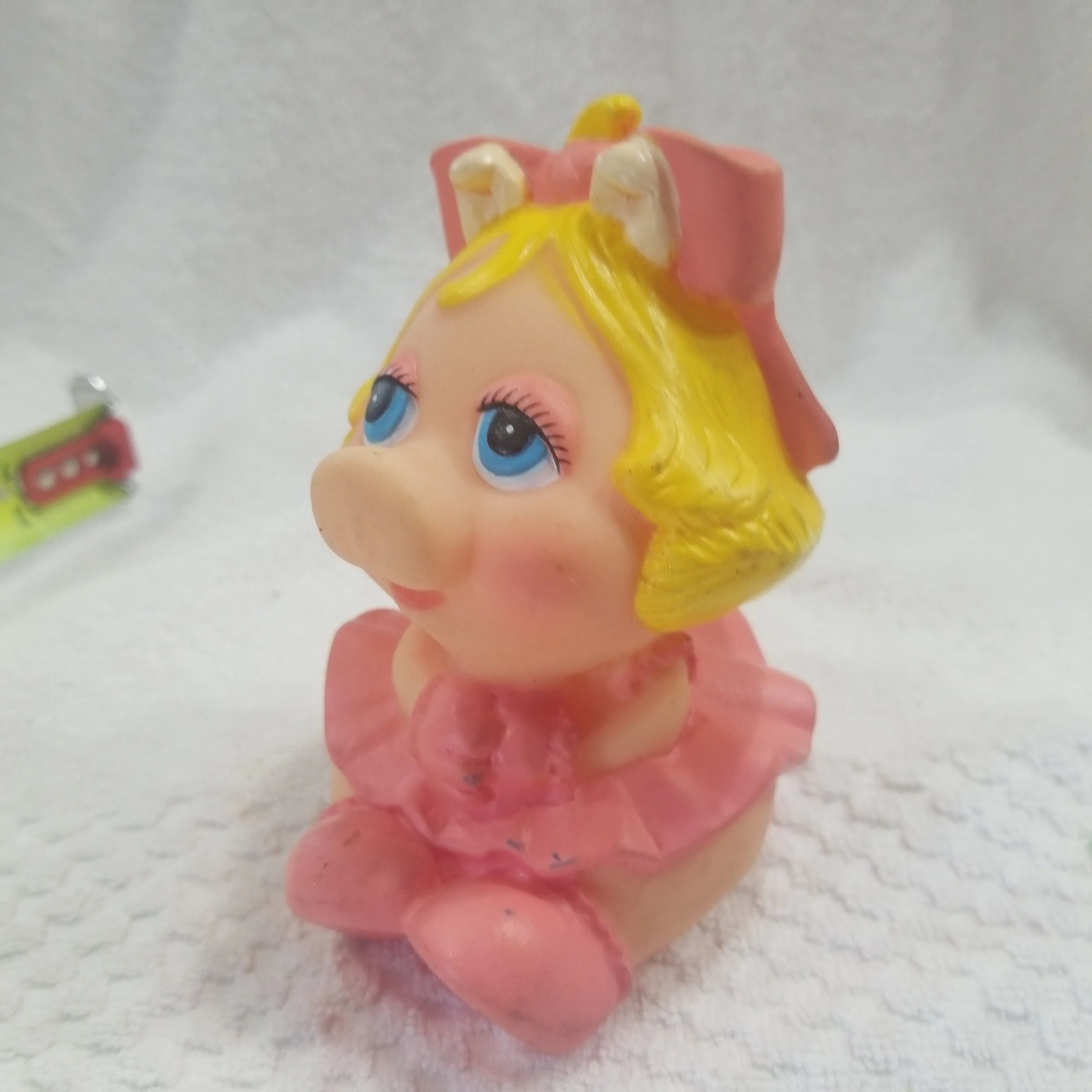 Product image for 1984 Miss Piggy Squeaky Toy Hong Kong 