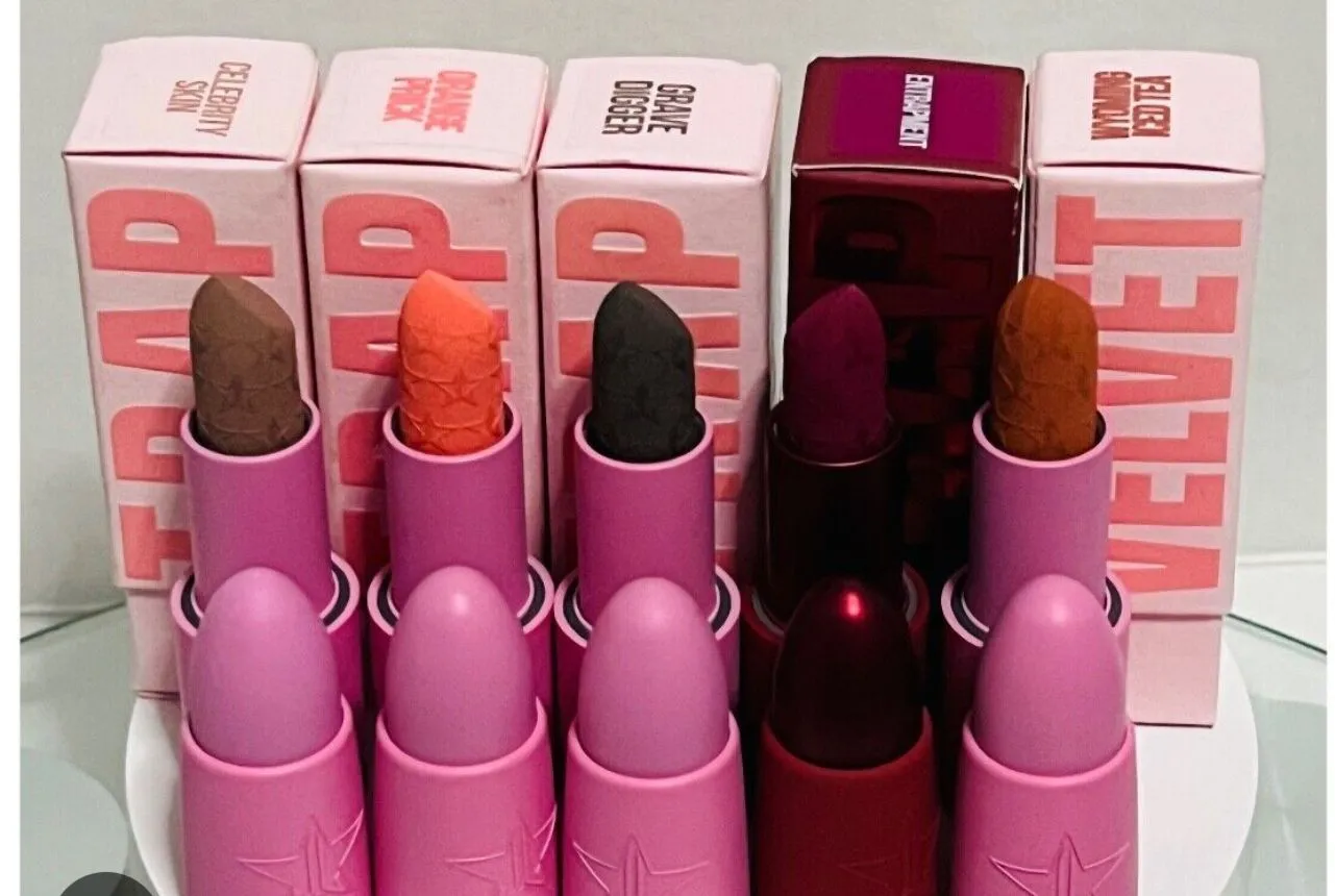 Product image for Jeffree Star Velvet Traps