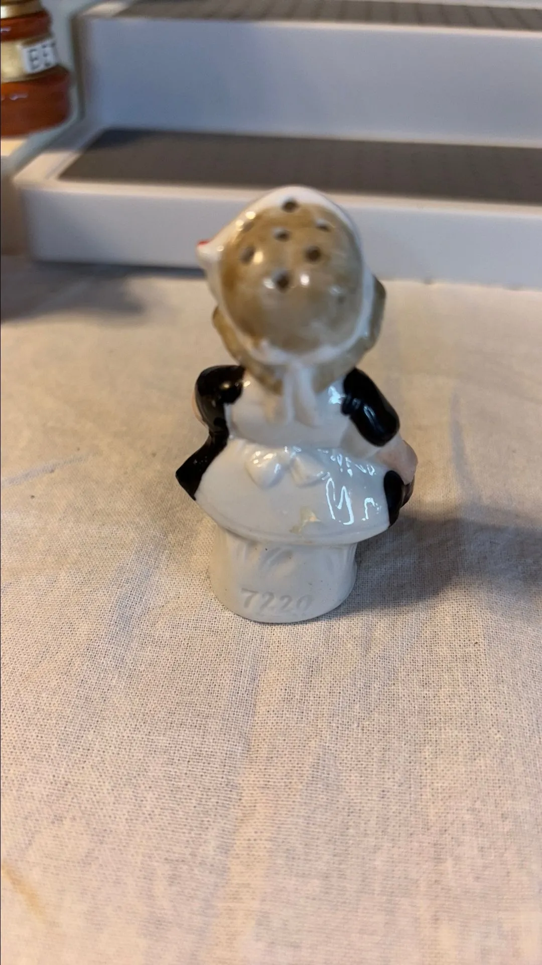 Listing Image Blurred Background