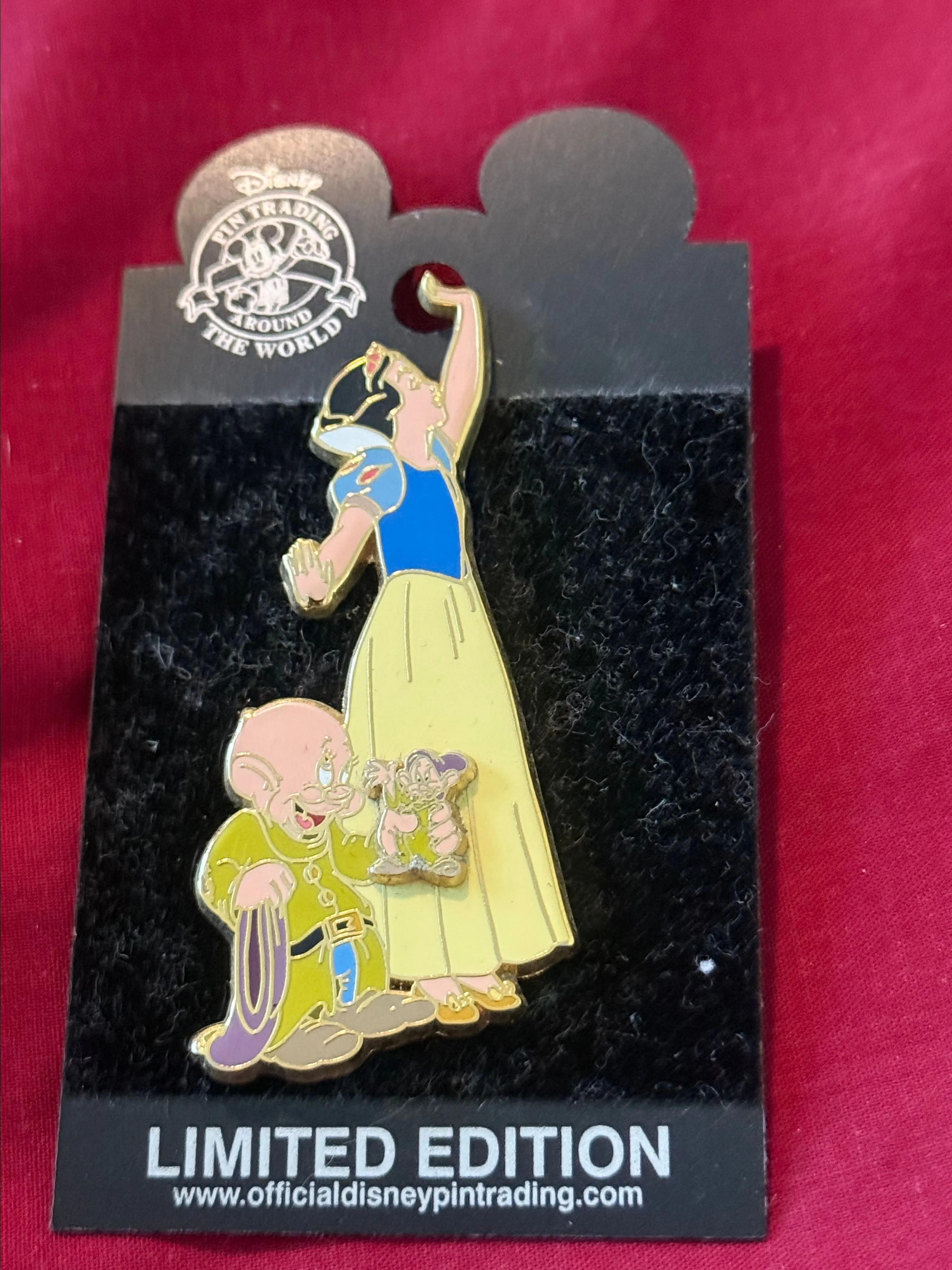 Product image for Walt Disney World Disney Snow White Large 3D Dopey & Dopey Mini Pin