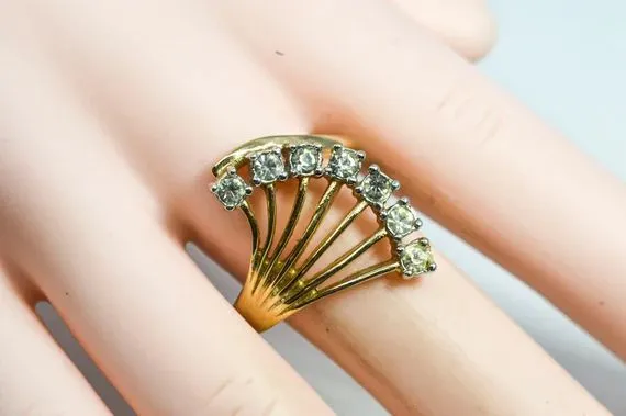 Listing Image Blurred Background