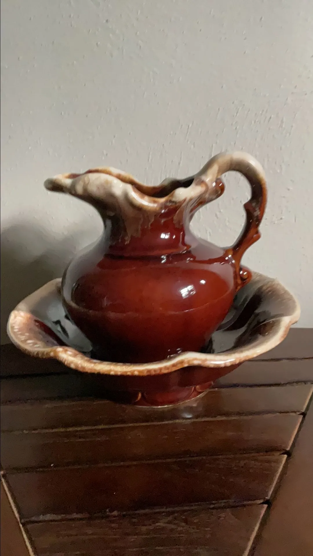 Product image for Vintage McCoy Pitcher & Basin