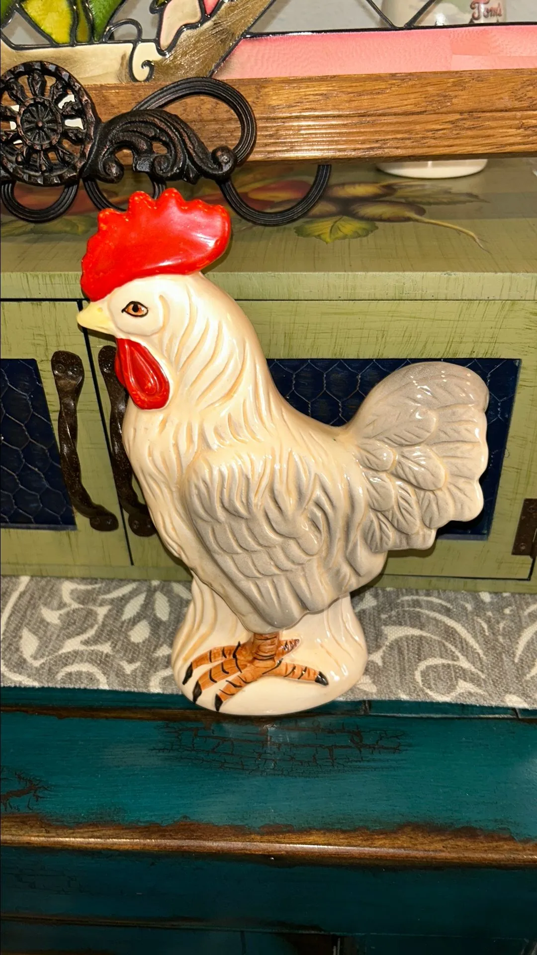 Product image for 592. Vintage chicken ceramic.