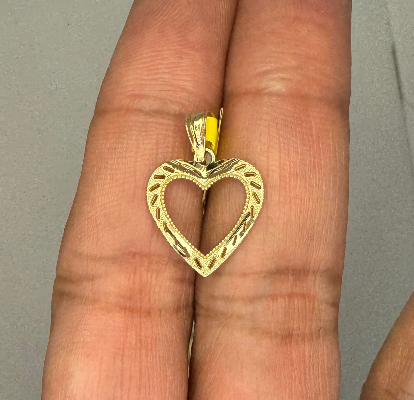 Product image for 14kt Yellow Gold Heart Womens Girls Charm Pendant