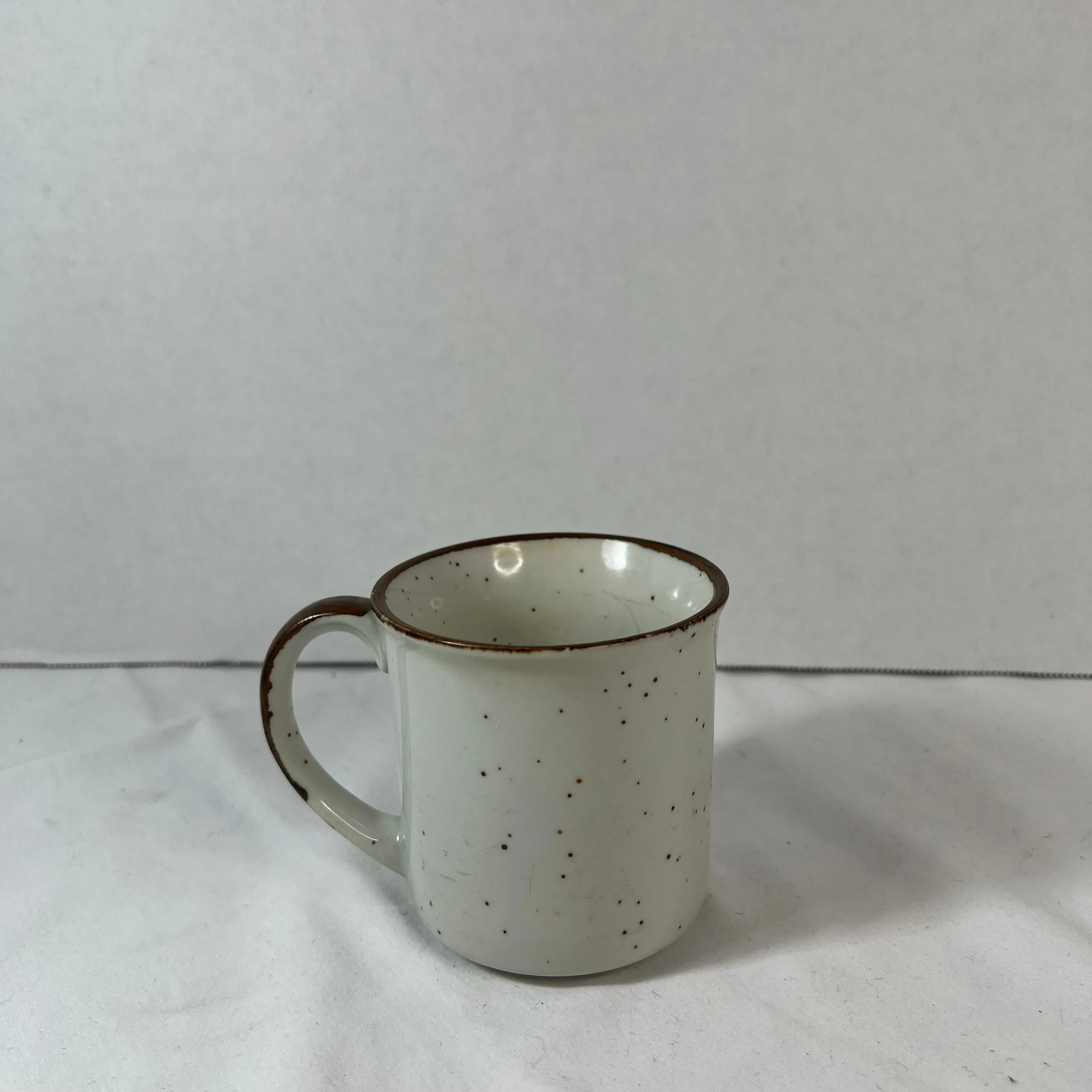 Listing Image Blurred Background