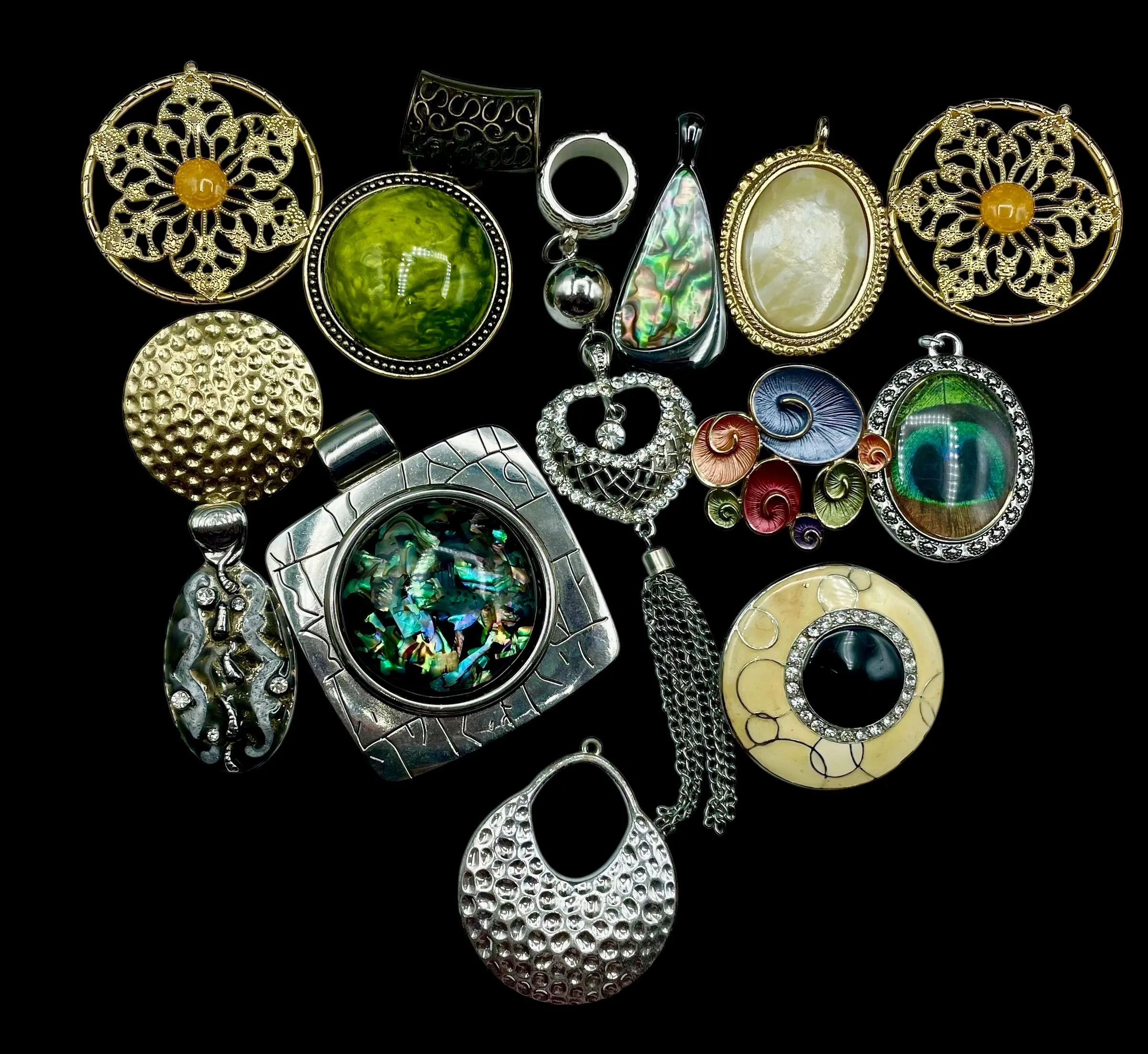 Product image for Contemporary Lot of 13  pendants