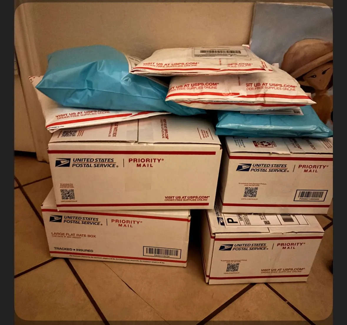 Product image for Priority box of boy size 10/12 clothes, 15+ items