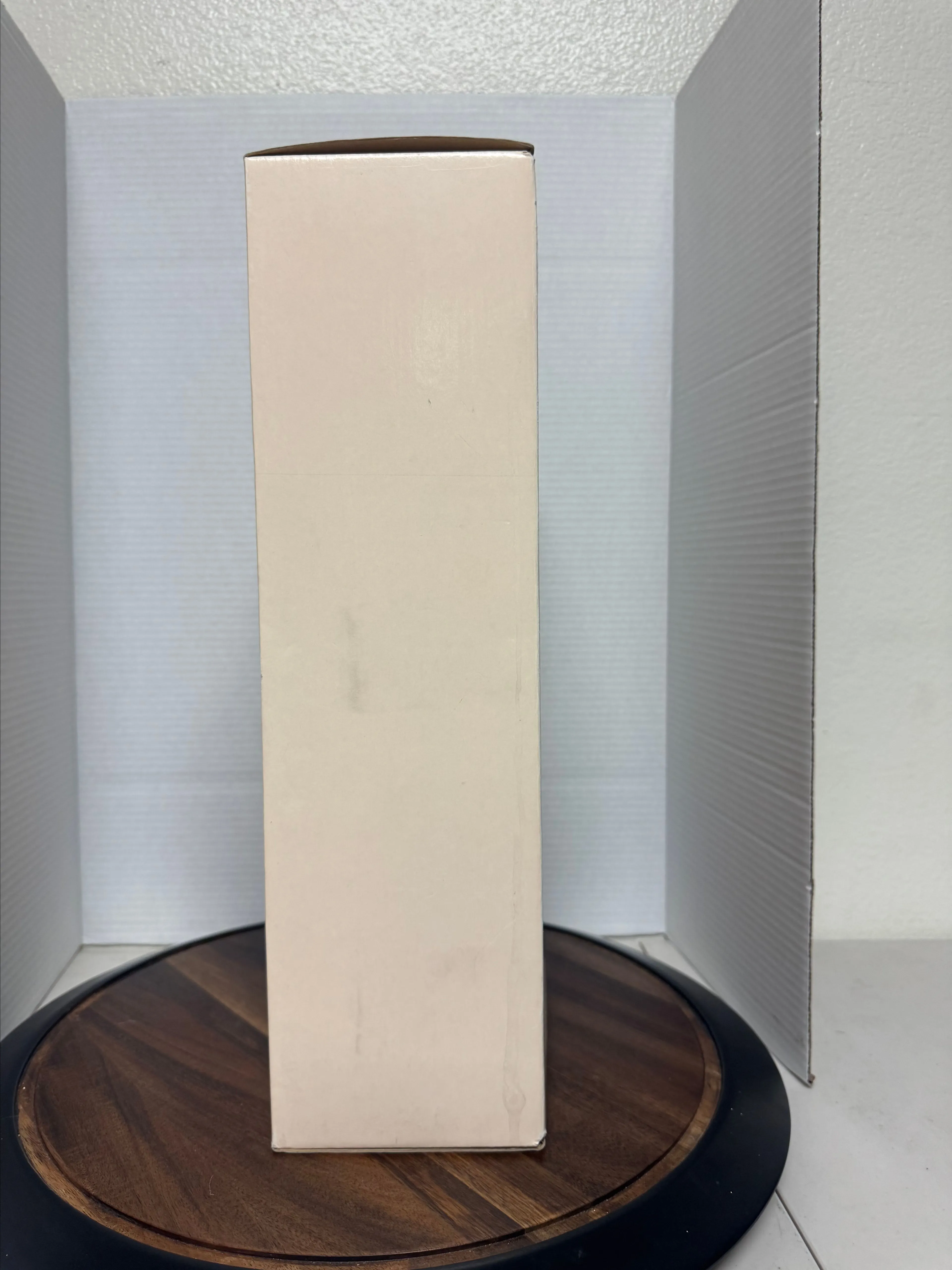 Listing Image Blurred Background
