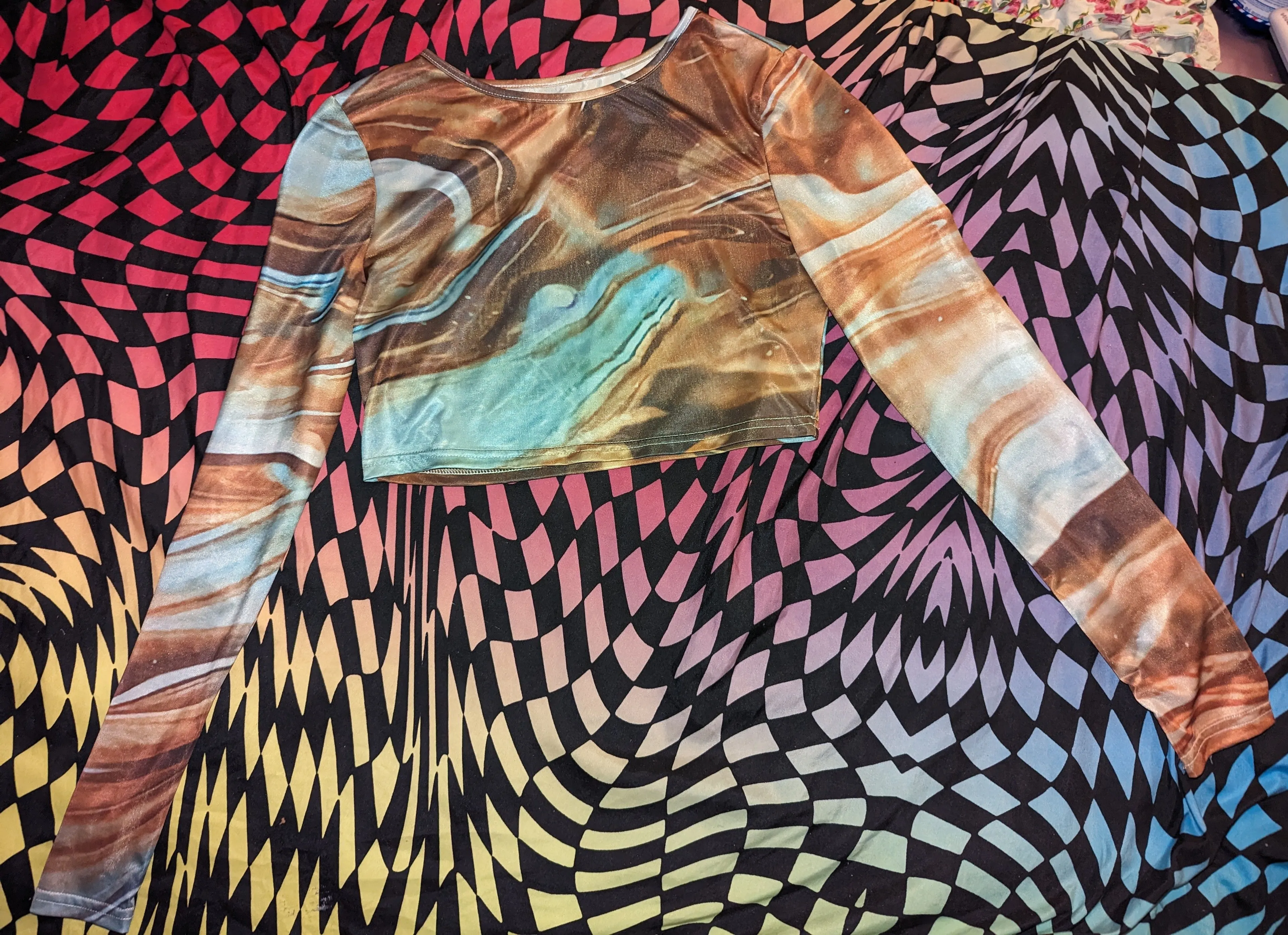 Product image for Y2K Marble Print Crop Top (baby blue/caramel)
