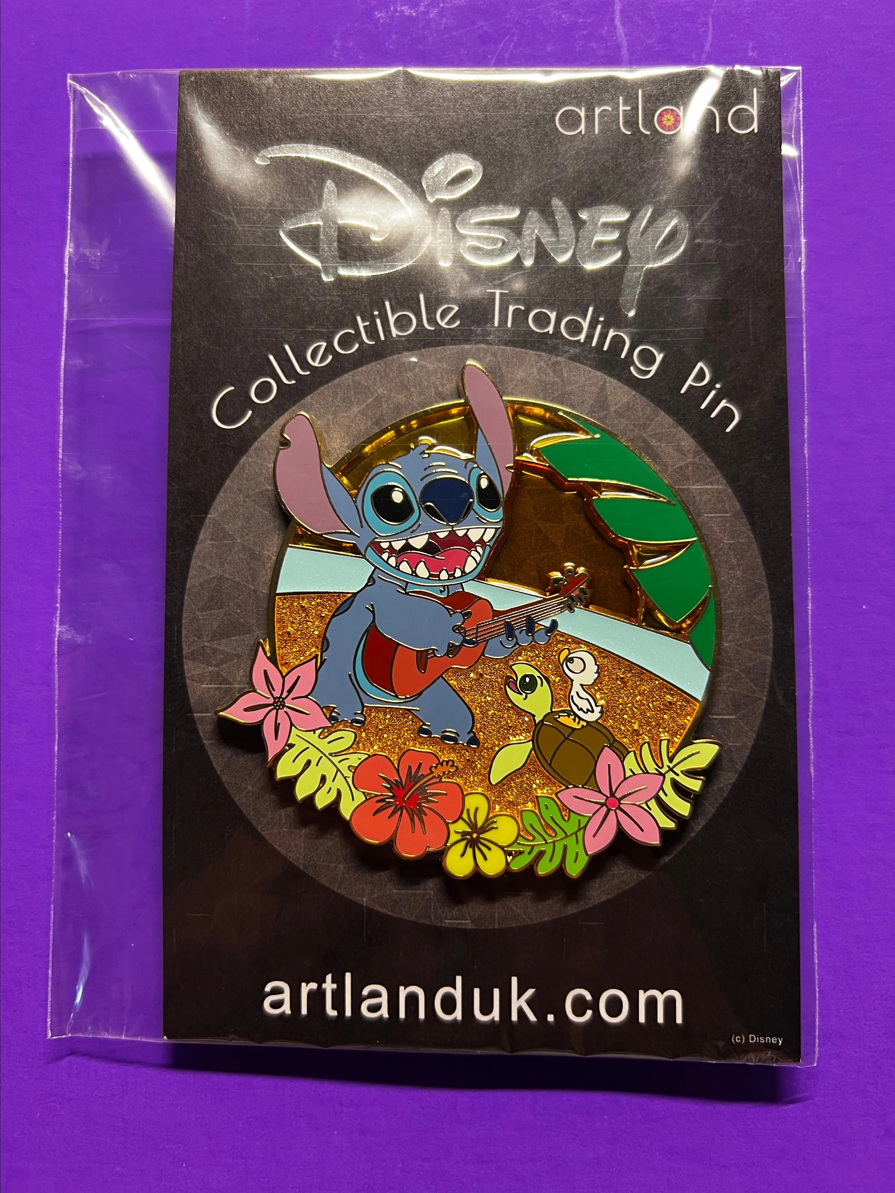 Product image for Stitch Playing Ukulele LE Pin