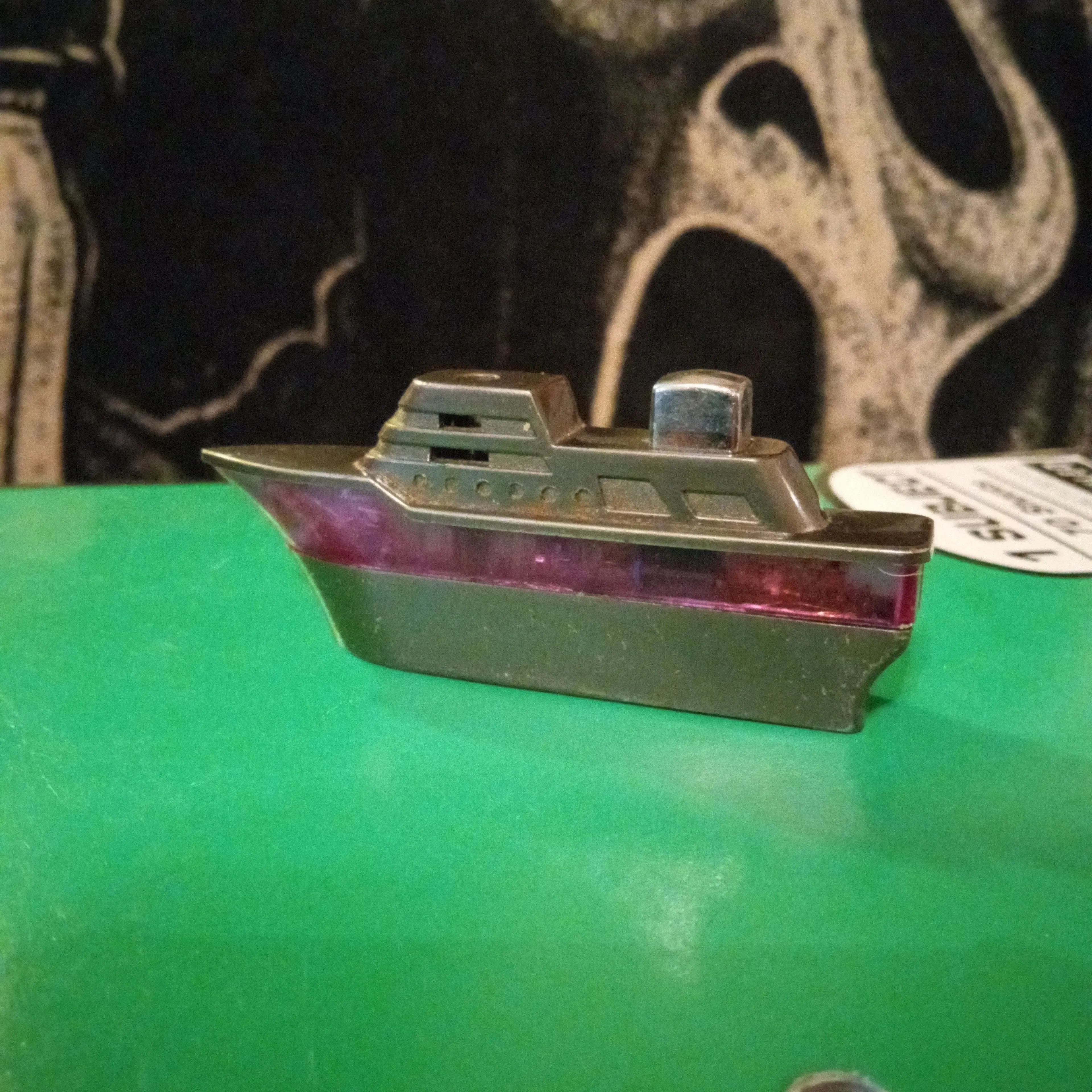 Vintage Butane Cruise Ship Lighter with Flashing Lights (BROKEN CLICKER NOT  WORKING · Whatnot: Buy, Sell & Go Live