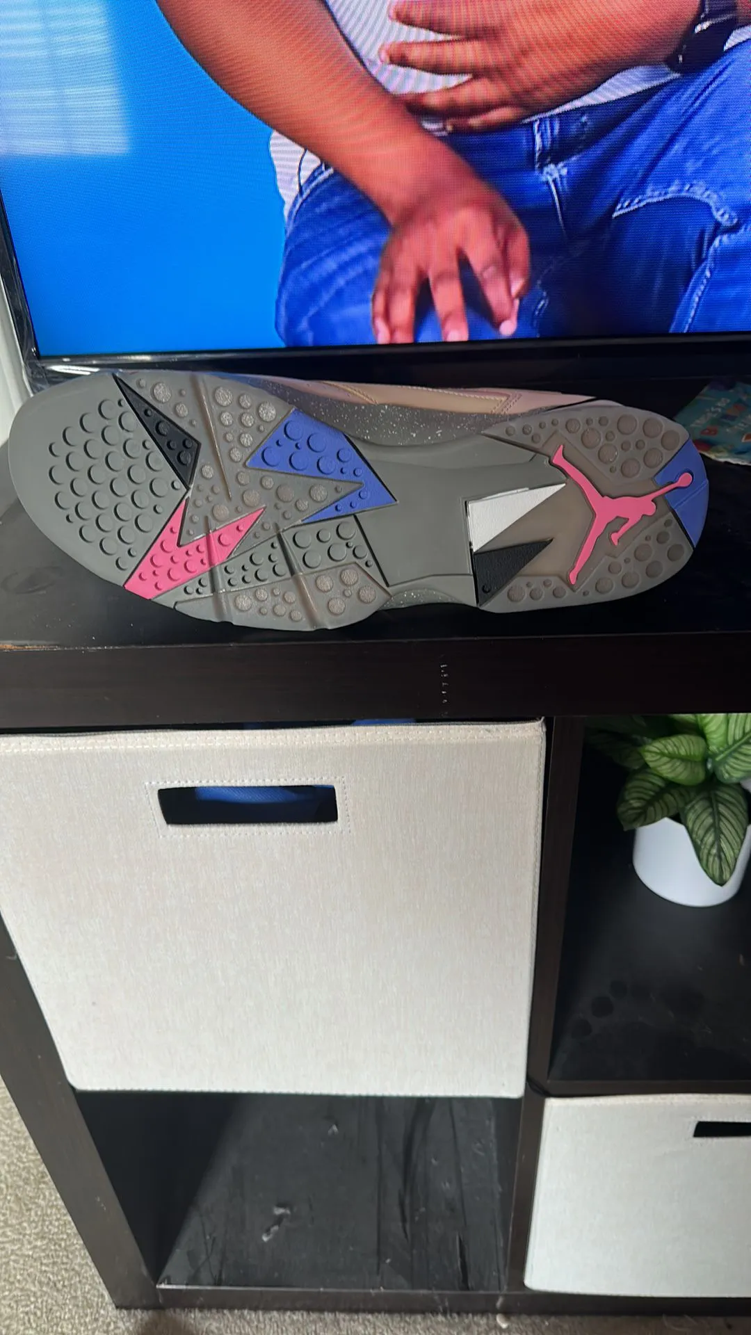 Listing Image Blurred Background