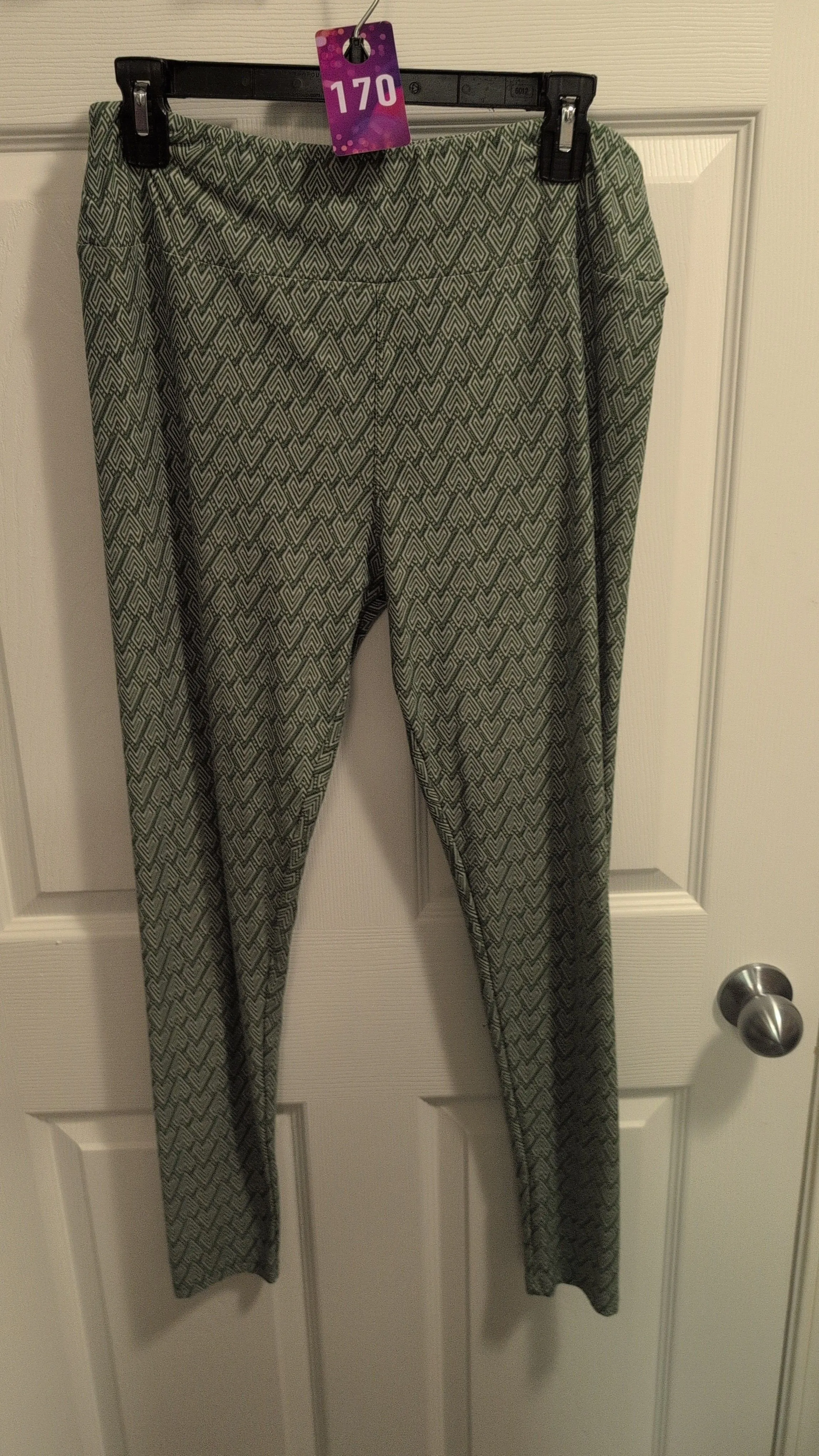 Product image for z096 LuLaRoe green print leggings tall curvy